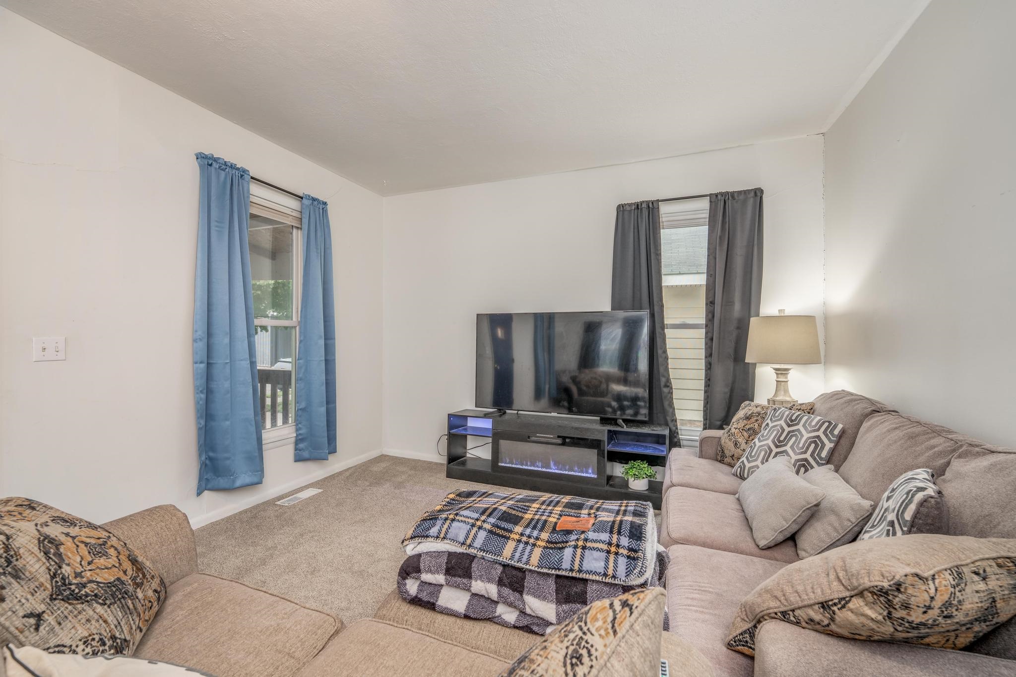 1209 N C St Property Photo 5