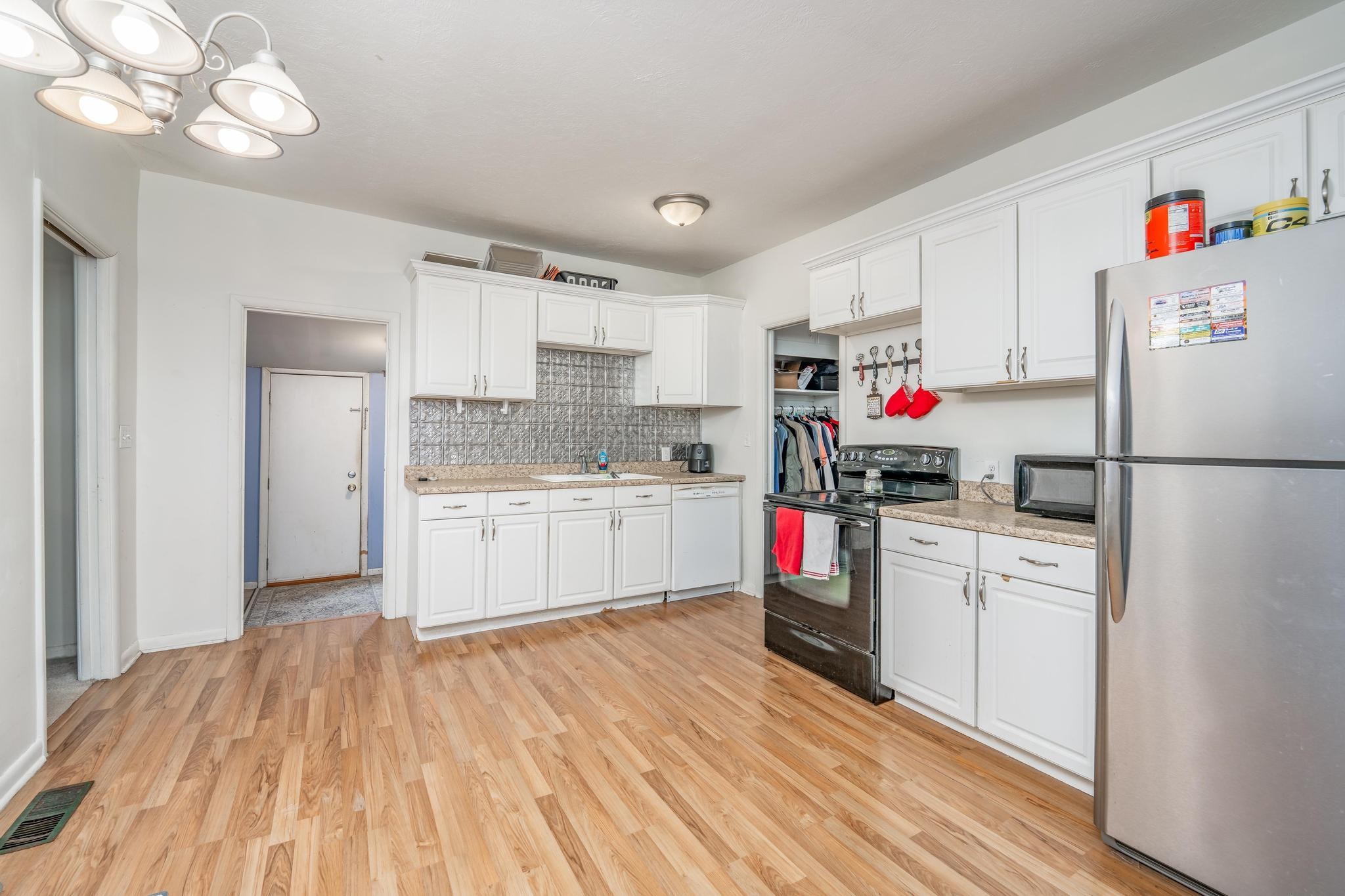 1209 N C St Property Photo 9