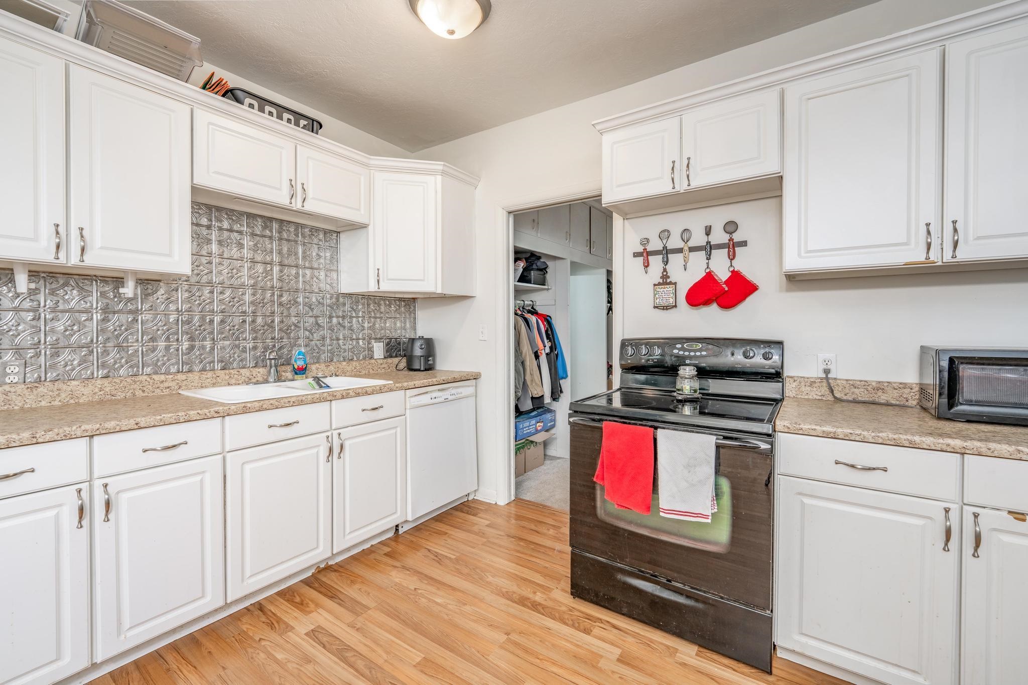 1209 N C St Property Photo 12