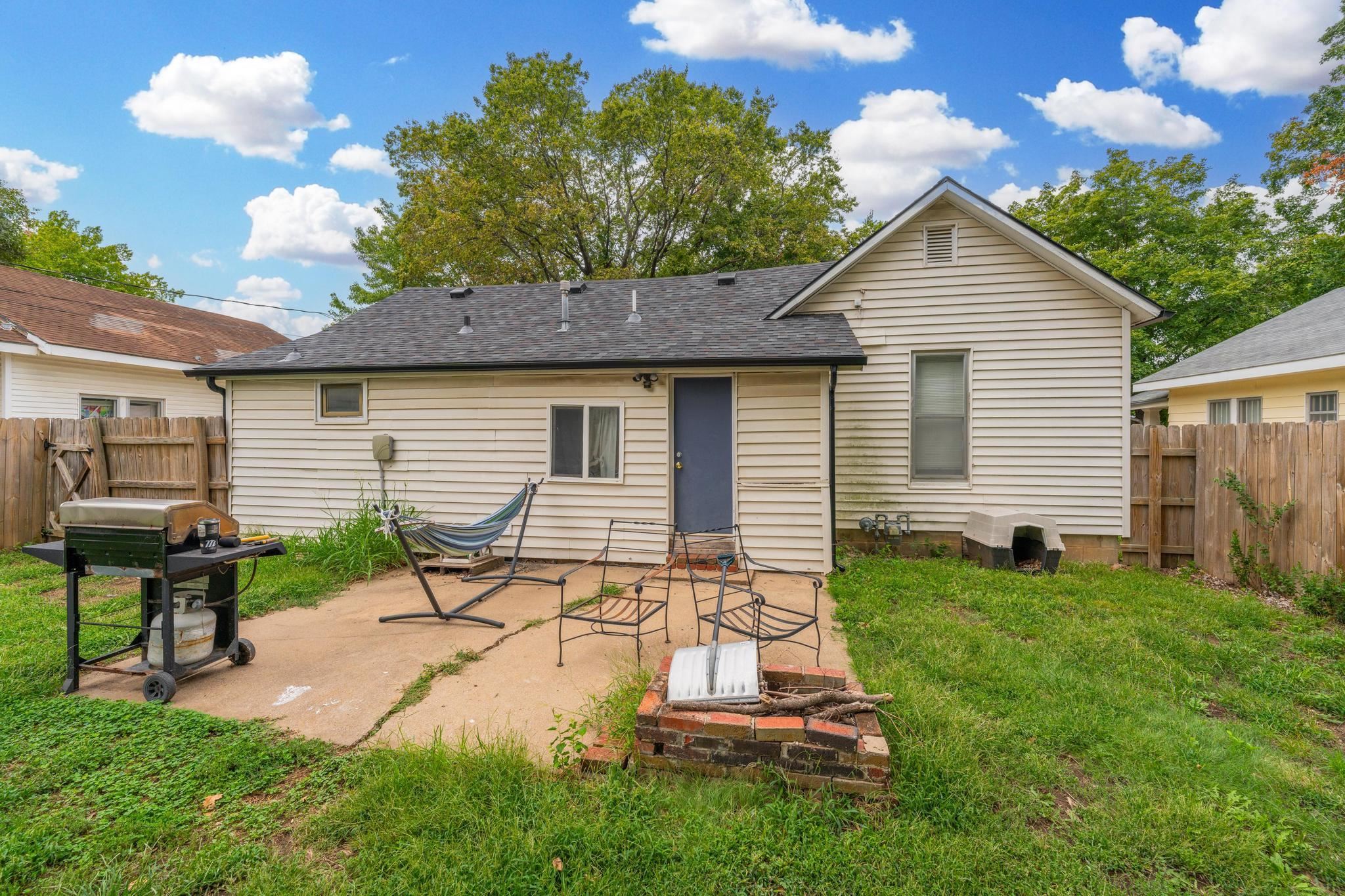 1209 N C St Property Photo 24