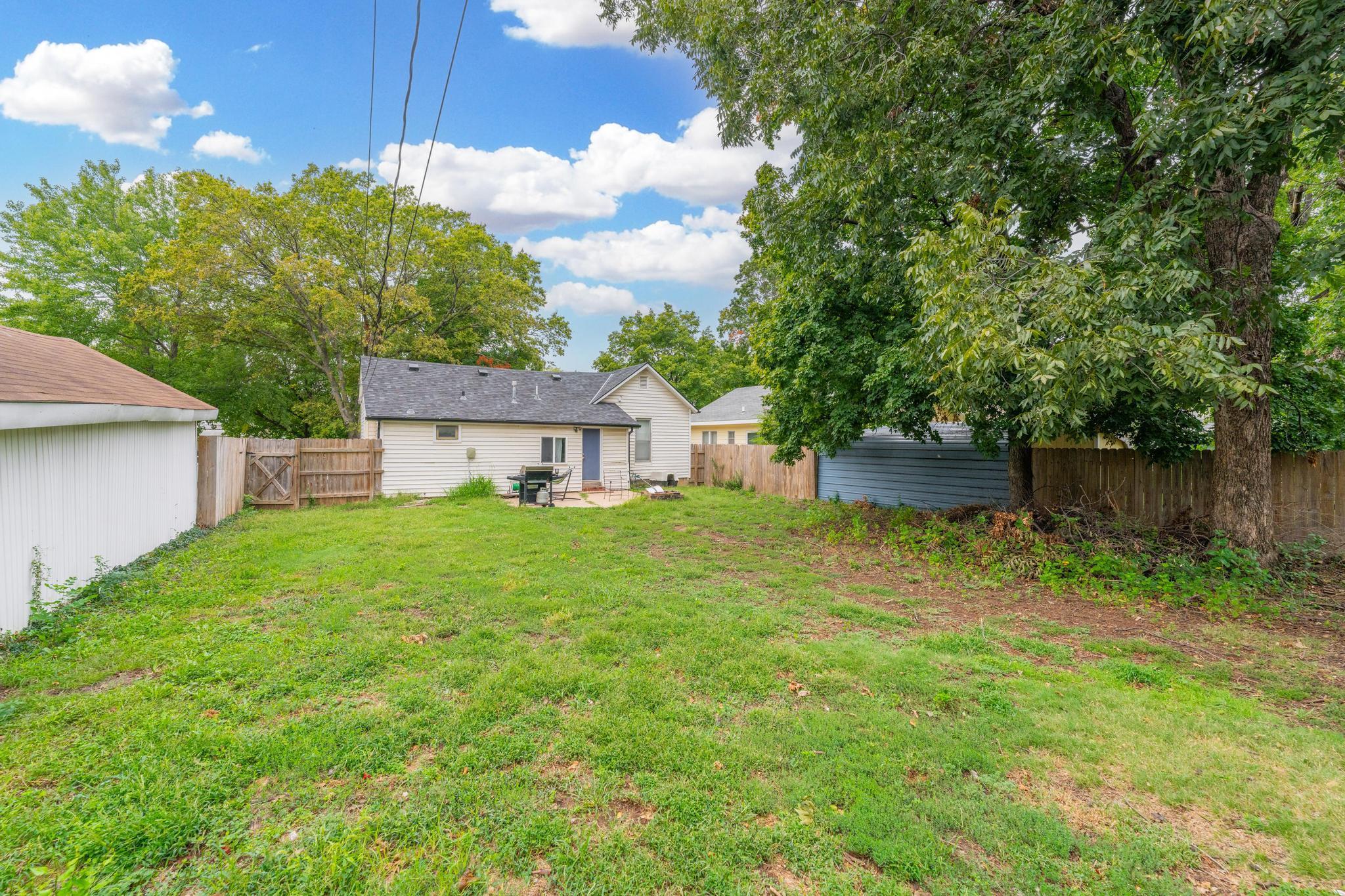 1209 N C St Property Photo 27