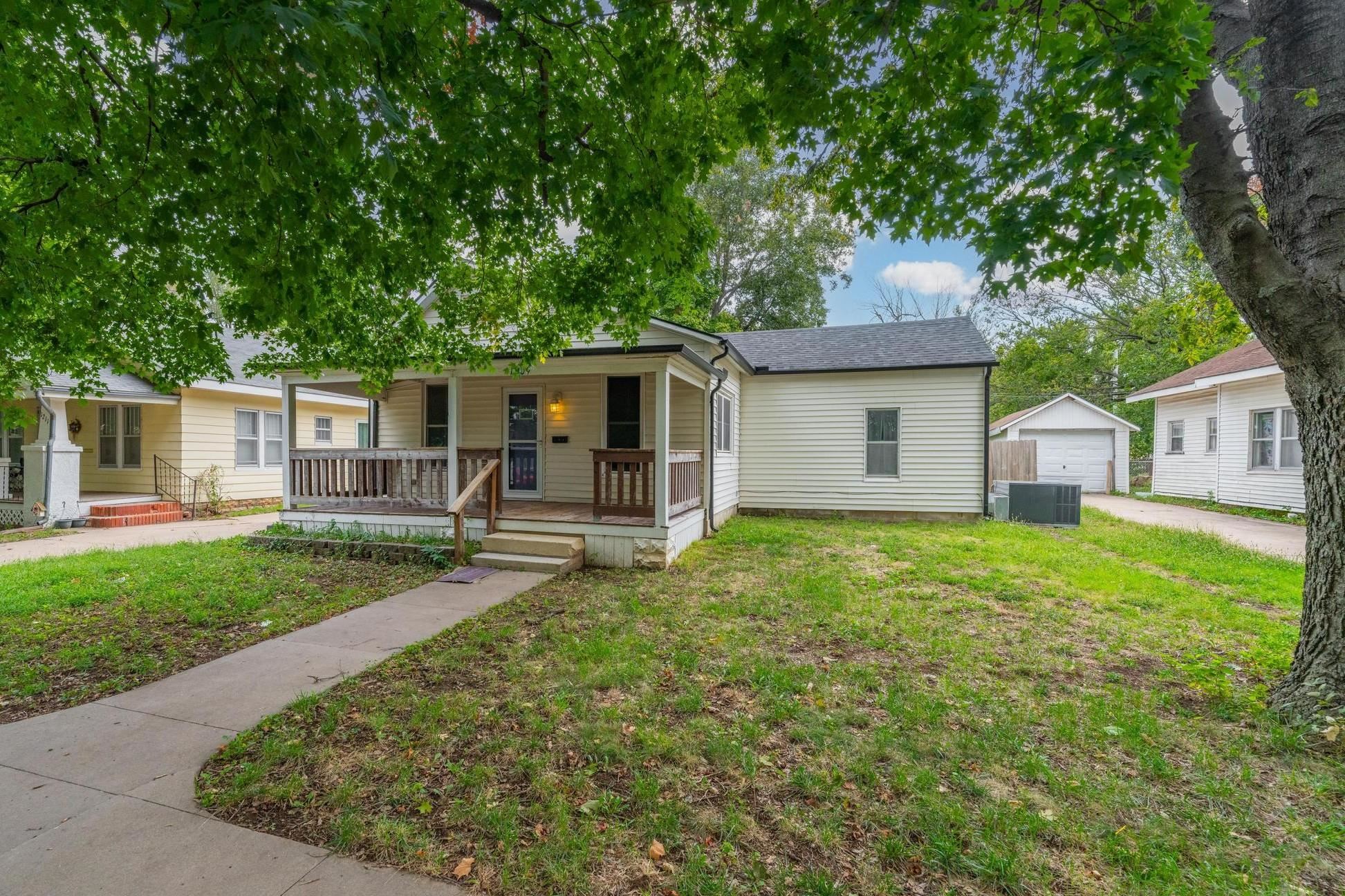 1209 N C St Property Photo 32