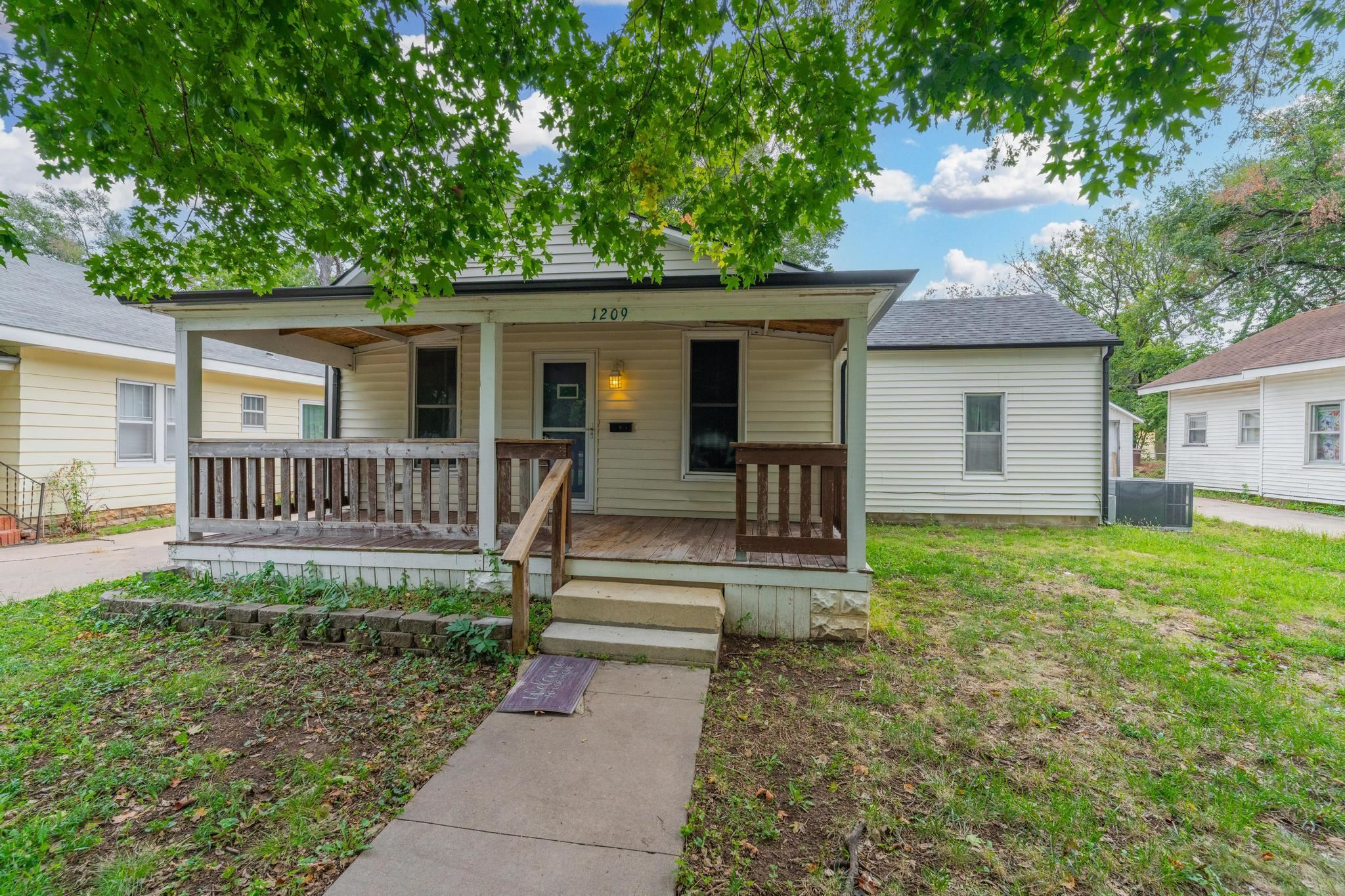 1209 N C St Property Photo 33