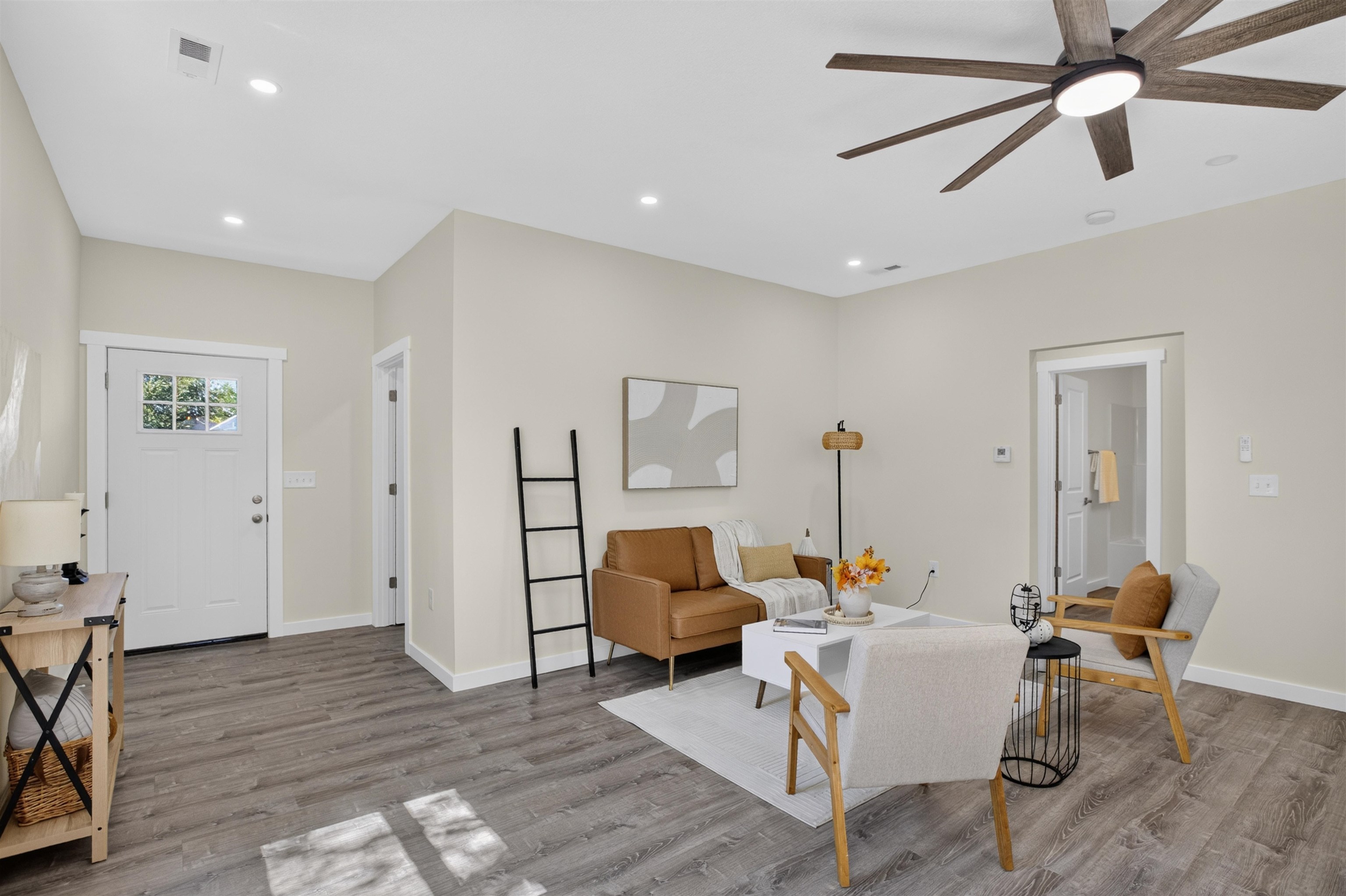 1322 N Wabash Property Photo 4
