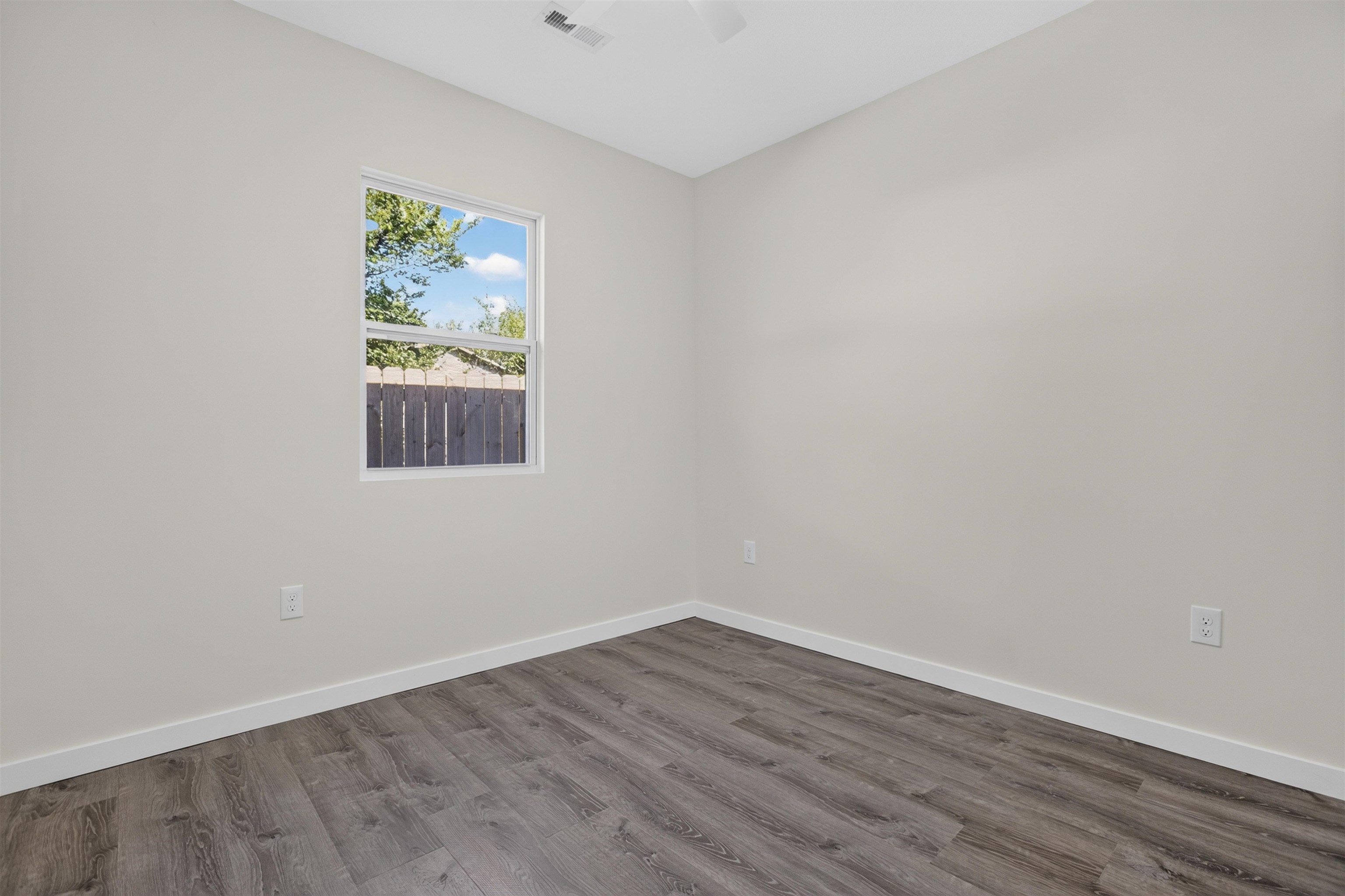 1322 N Wabash Property Photo 16