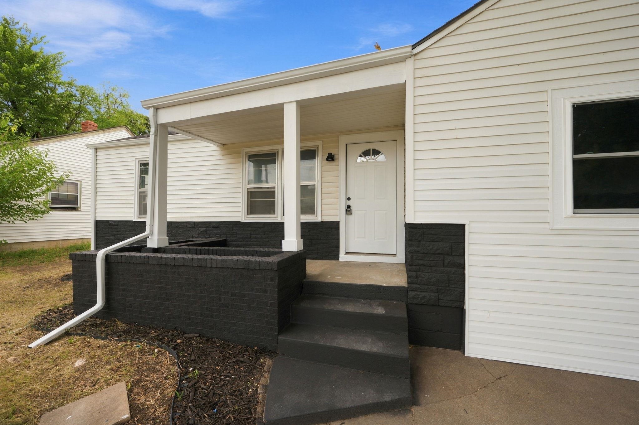 5125 E Elm St Property Photo 6