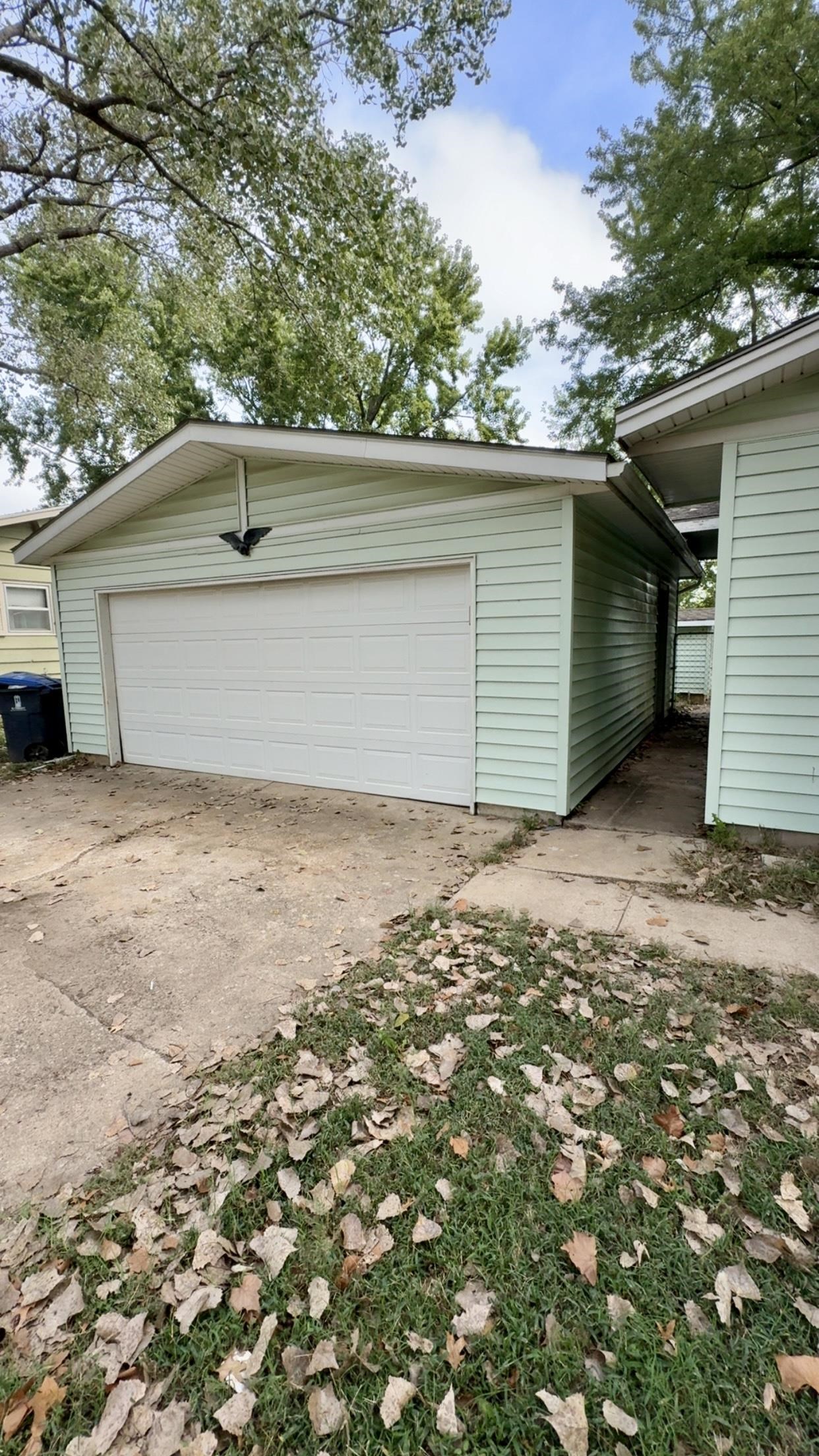 1350 N Taylor Property Photo 3