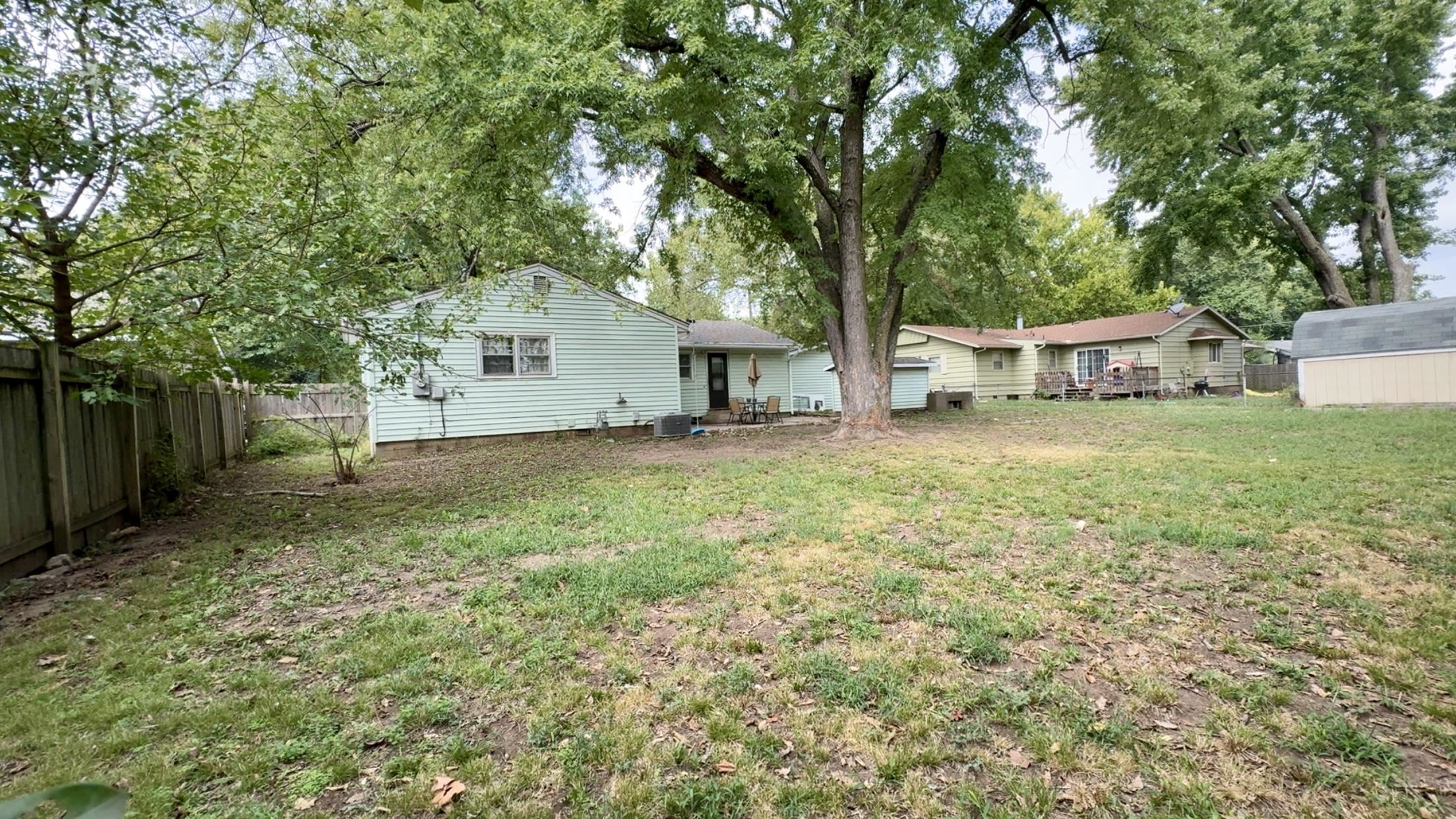 1350 N Taylor Property Photo 32