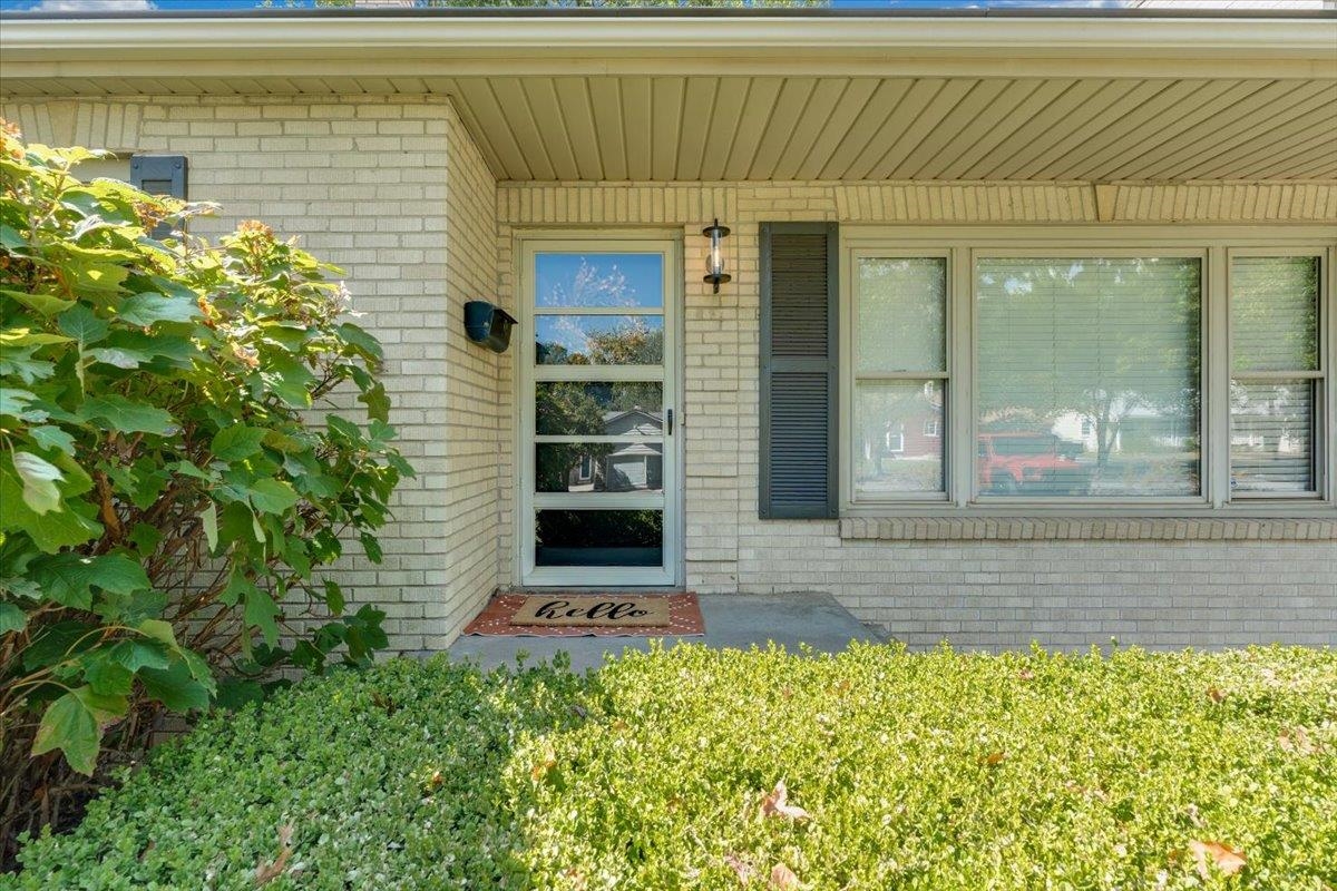 239 S Parkwood Property Photo 1