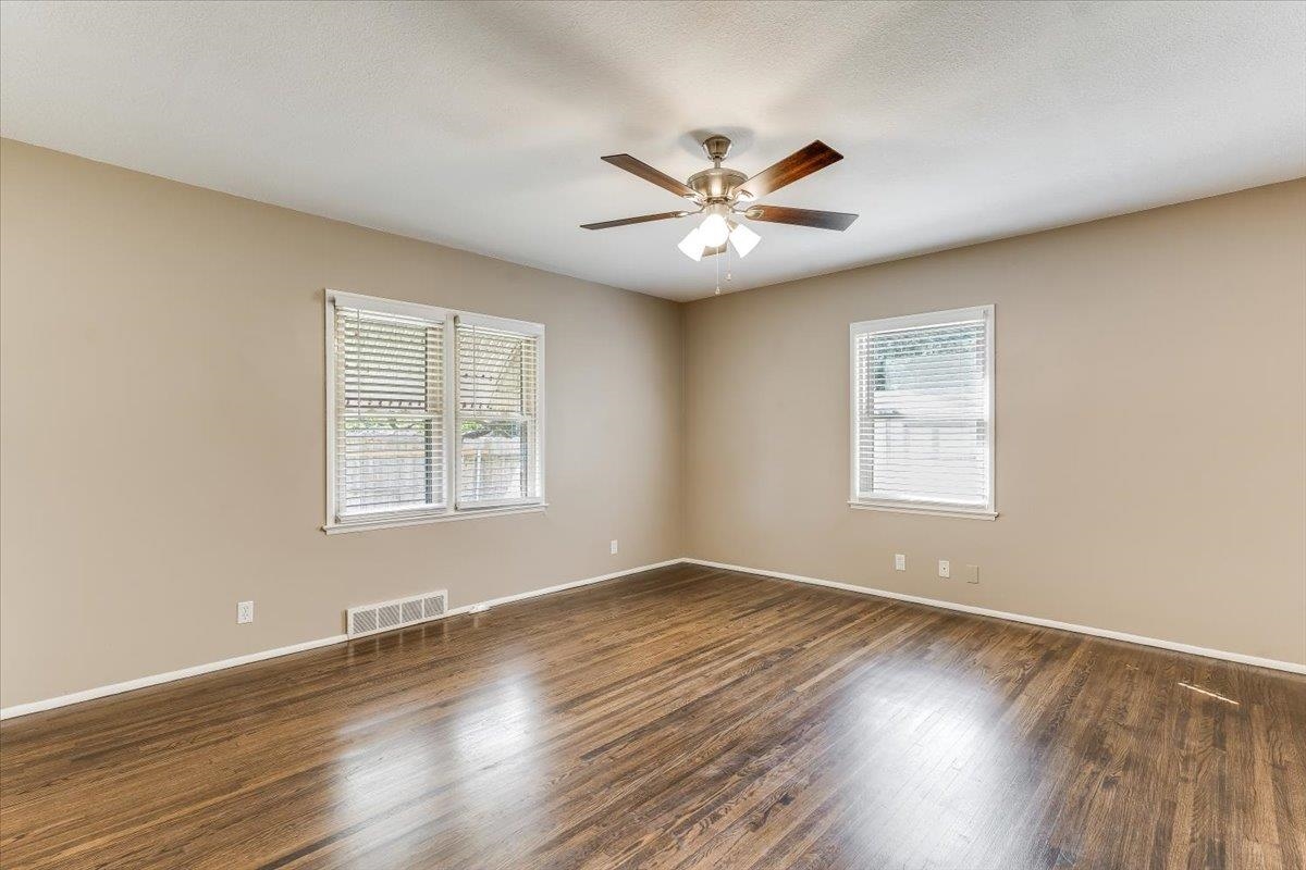 239 S Parkwood Property Photo 8