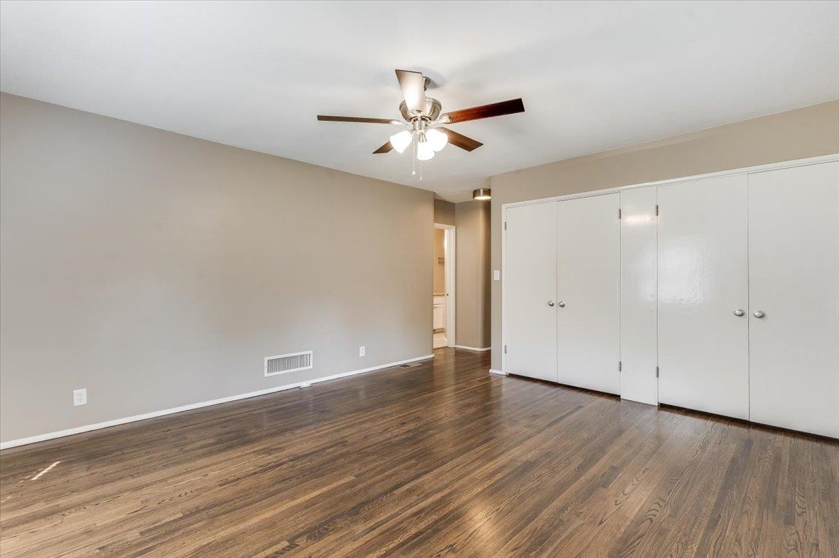 239 S Parkwood Property Photo 9