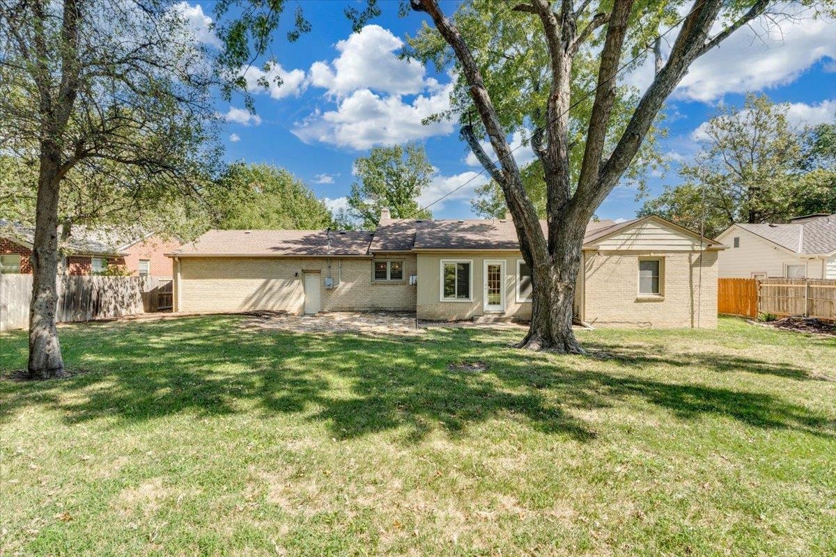 239 S Parkwood Property Photo 16