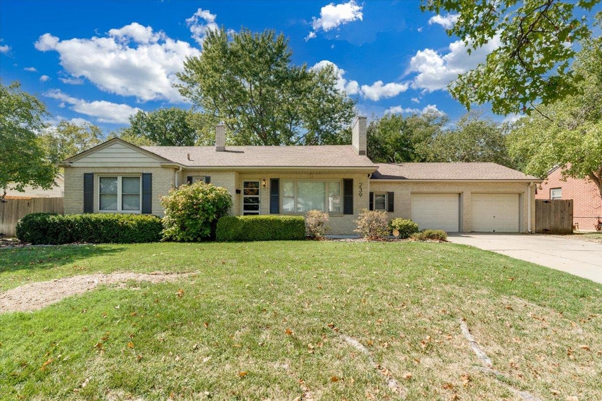 239 S Parkwood Property Photo 18