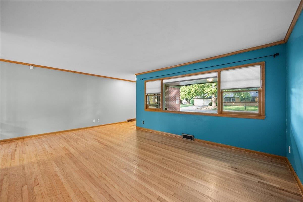 2045 Payne St Property Photo 9