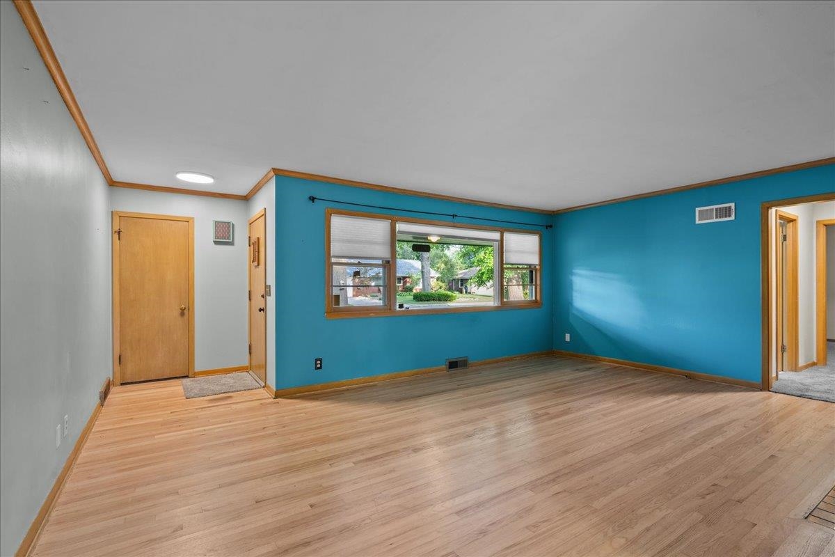2045 Payne St Property Photo 10