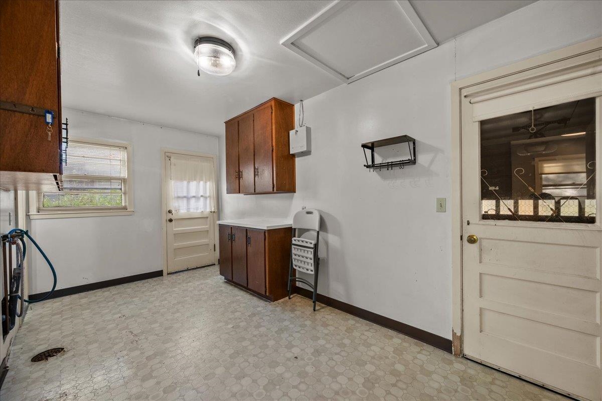 2045 Payne St Property Photo 18