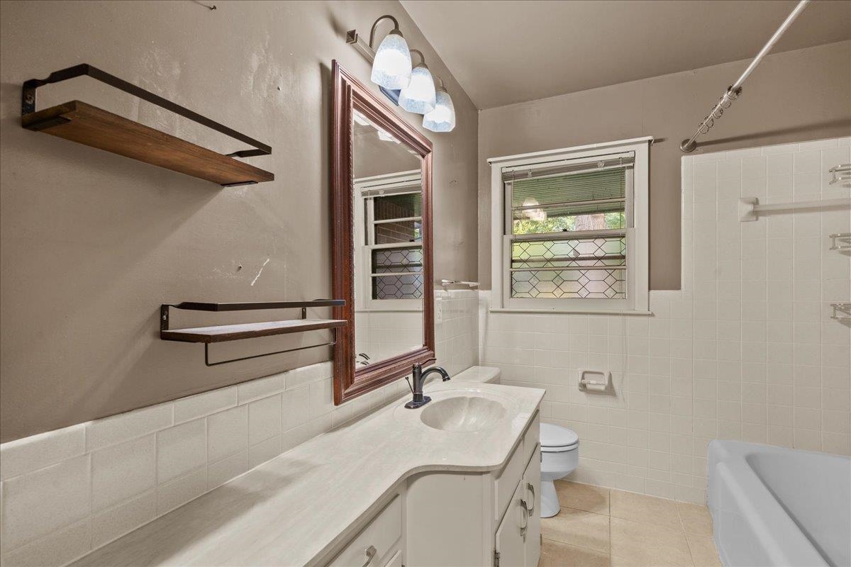 2045 Payne St Property Photo 23