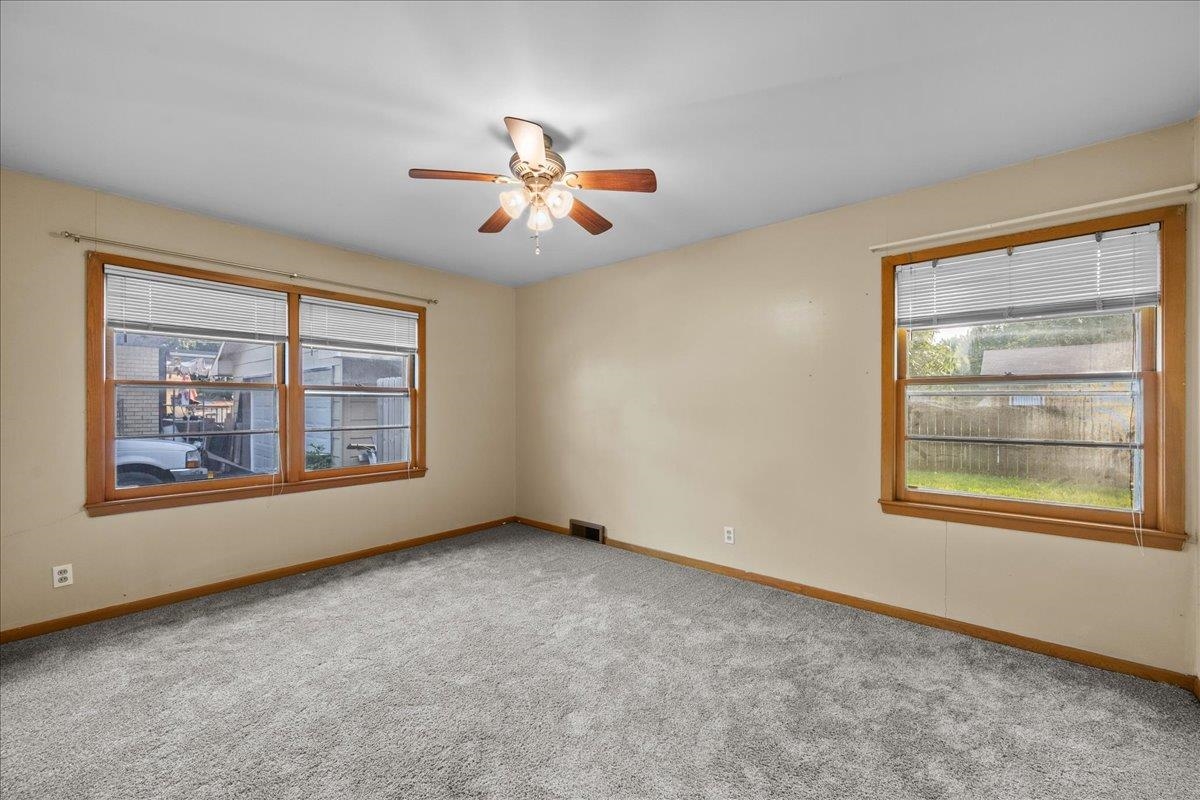 2045 Payne St Property Photo 24
