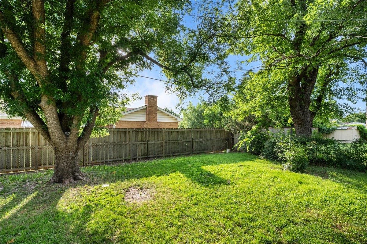 2045 Payne St Property Photo 34