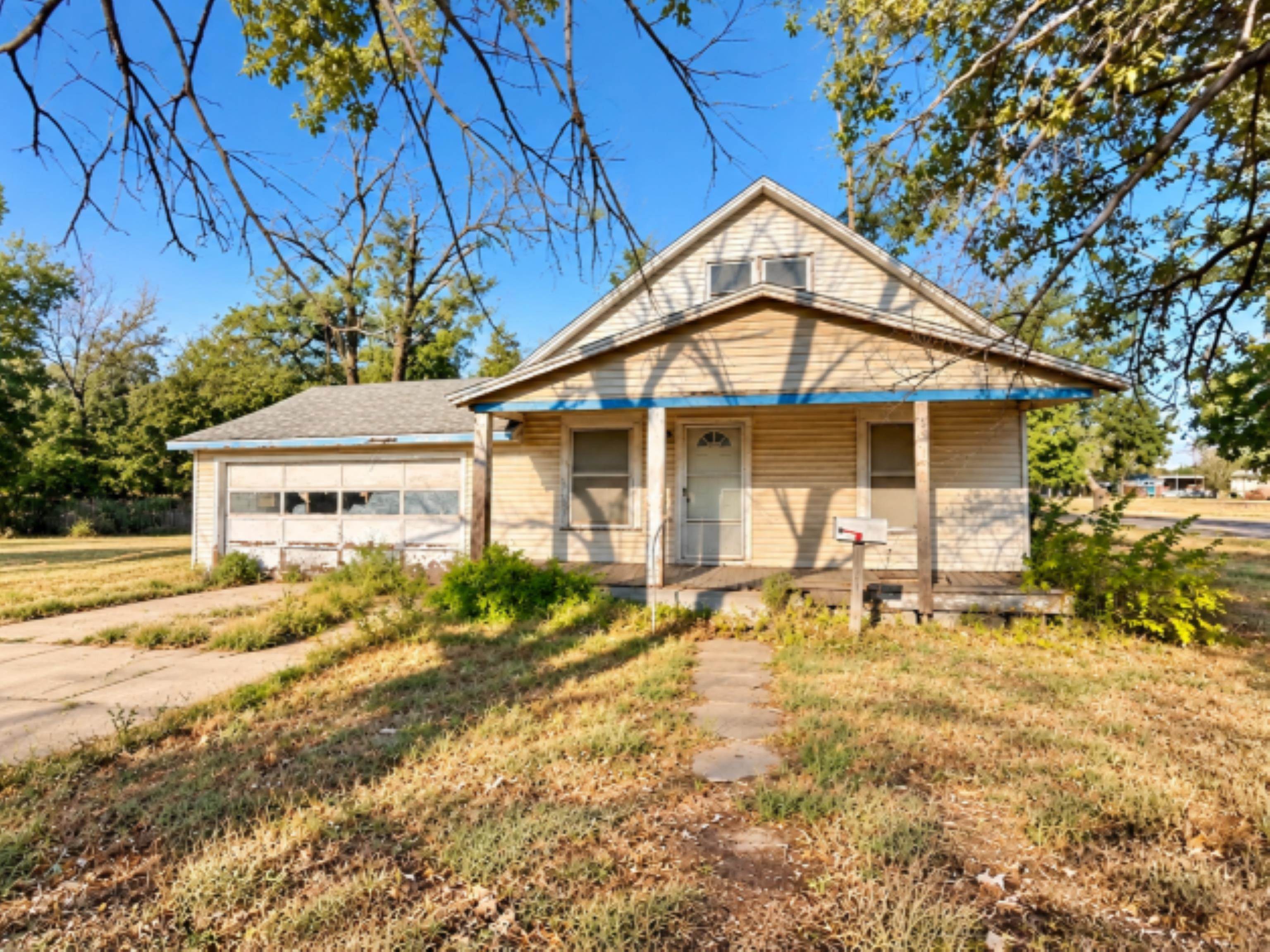 1901 S Silver Property Photo 1