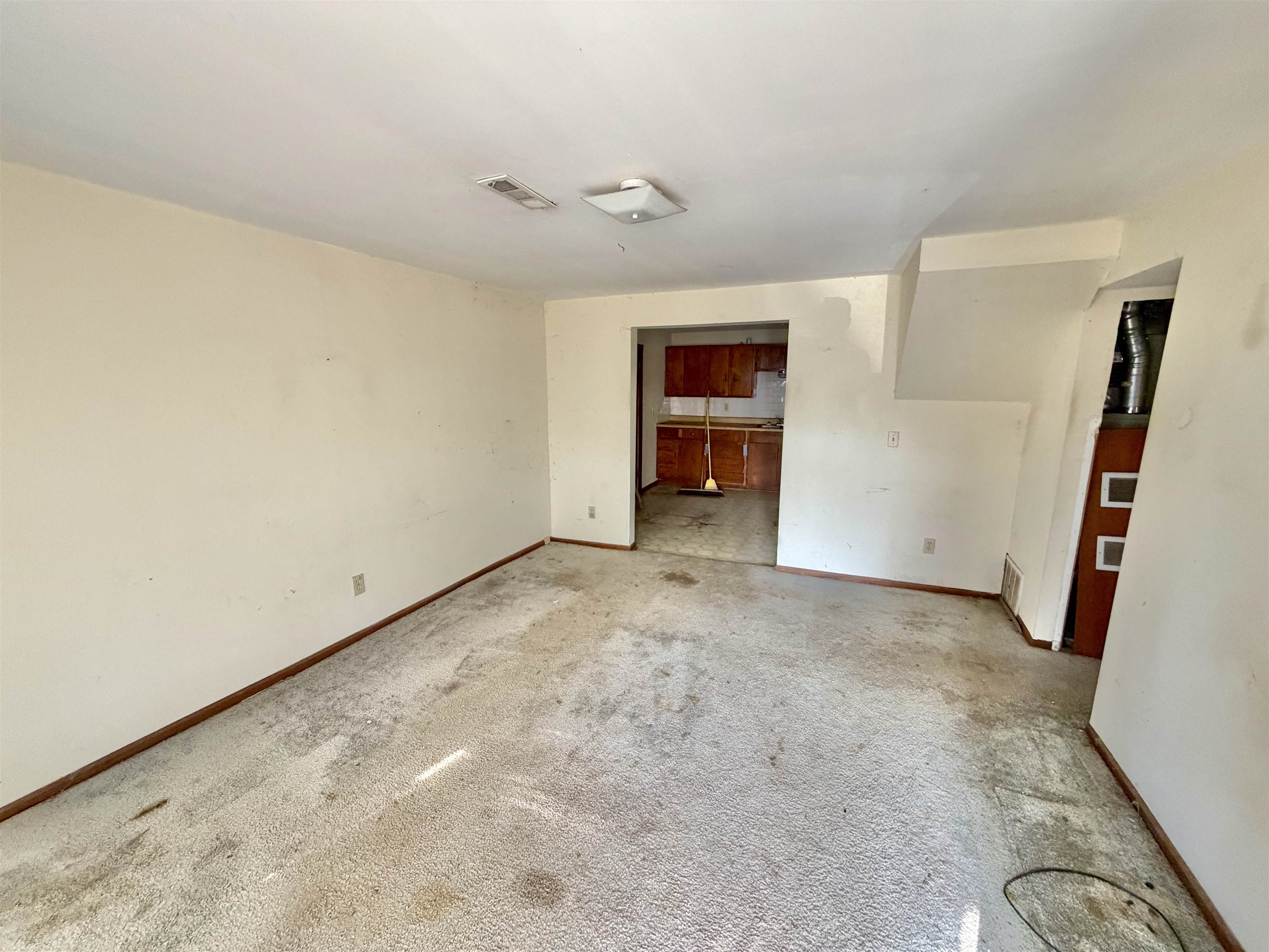 1901 S Silver Property Photo 4