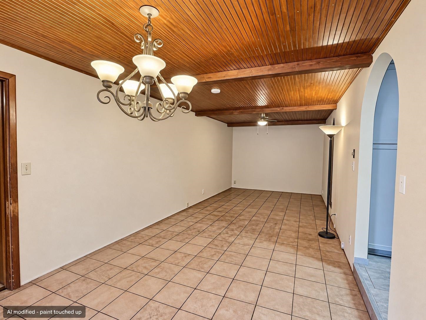 921 Lawrence Property Photo 8