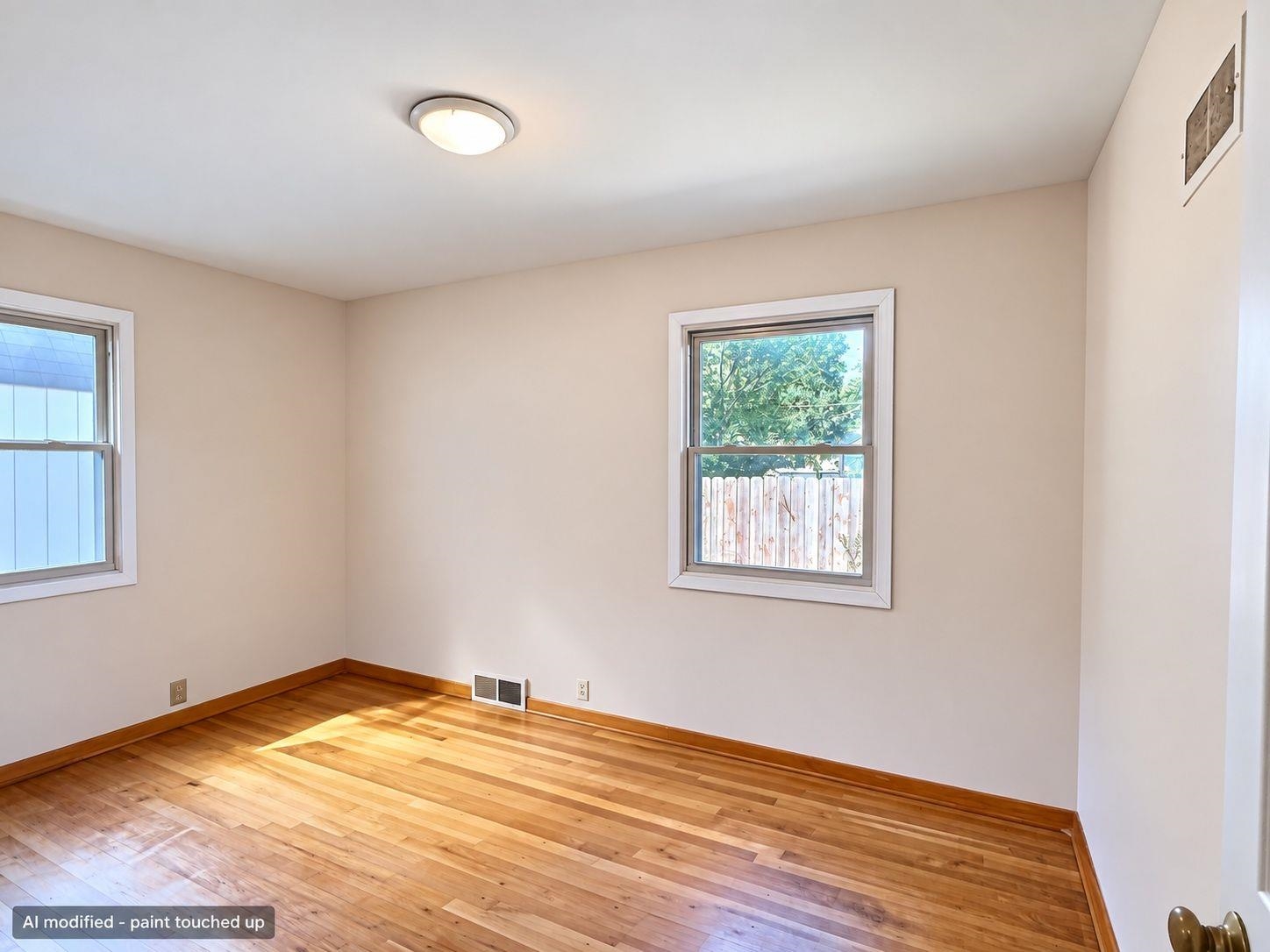 921 Lawrence Property Photo 11