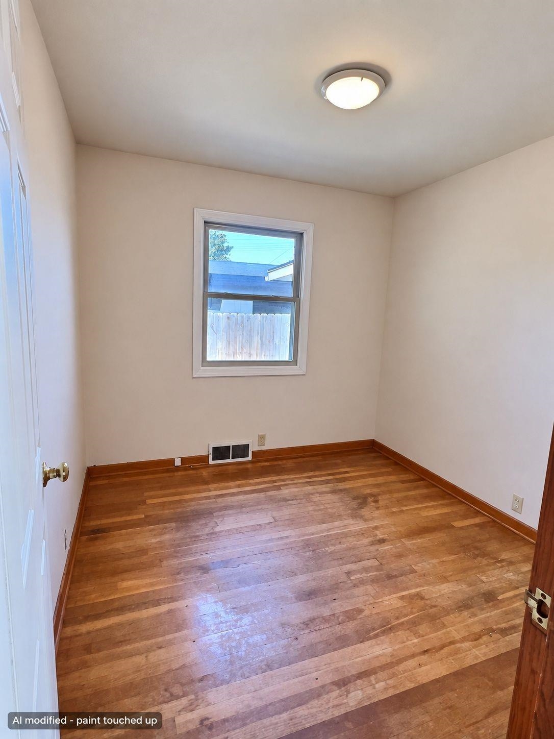 921 Lawrence Property Photo 14