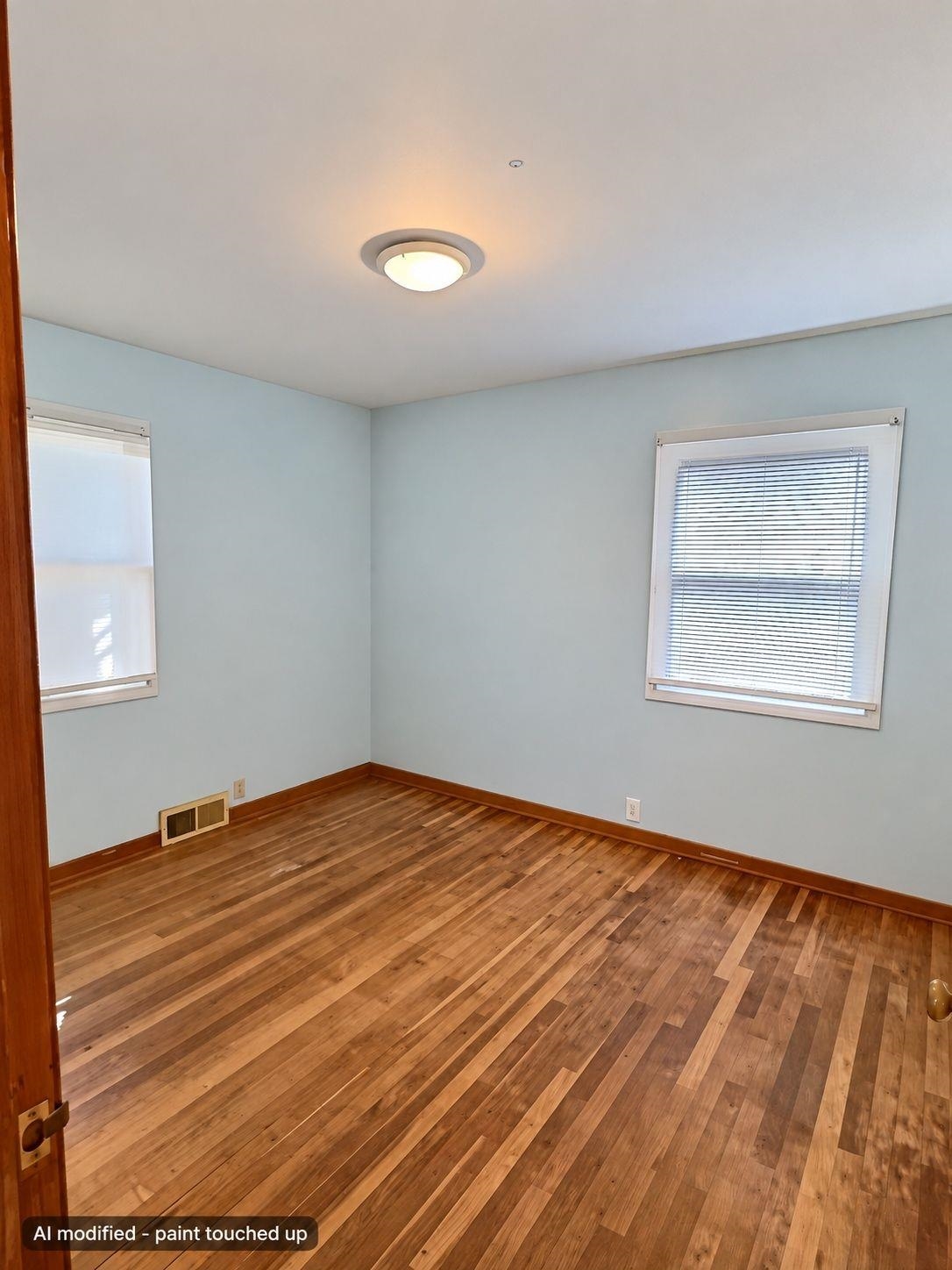 921 Lawrence Property Photo 15