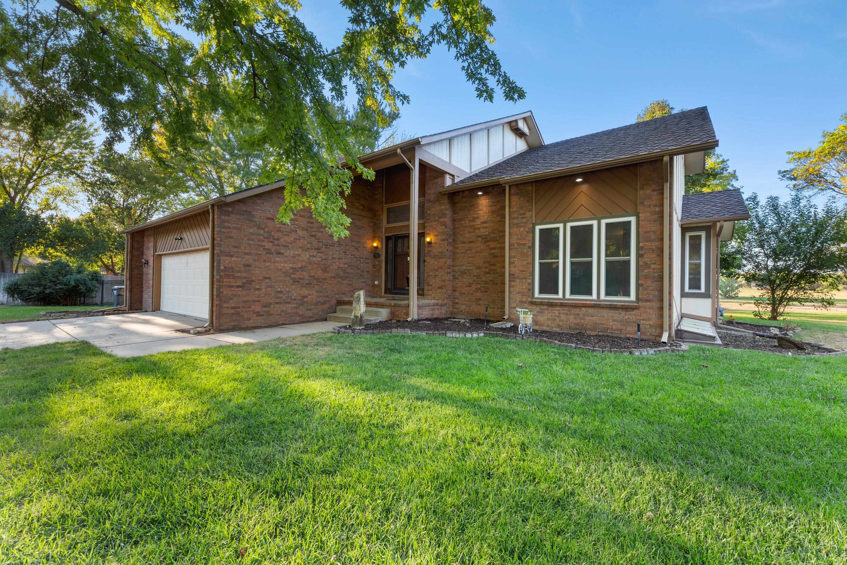1513 N Valleyview Property Photo 2