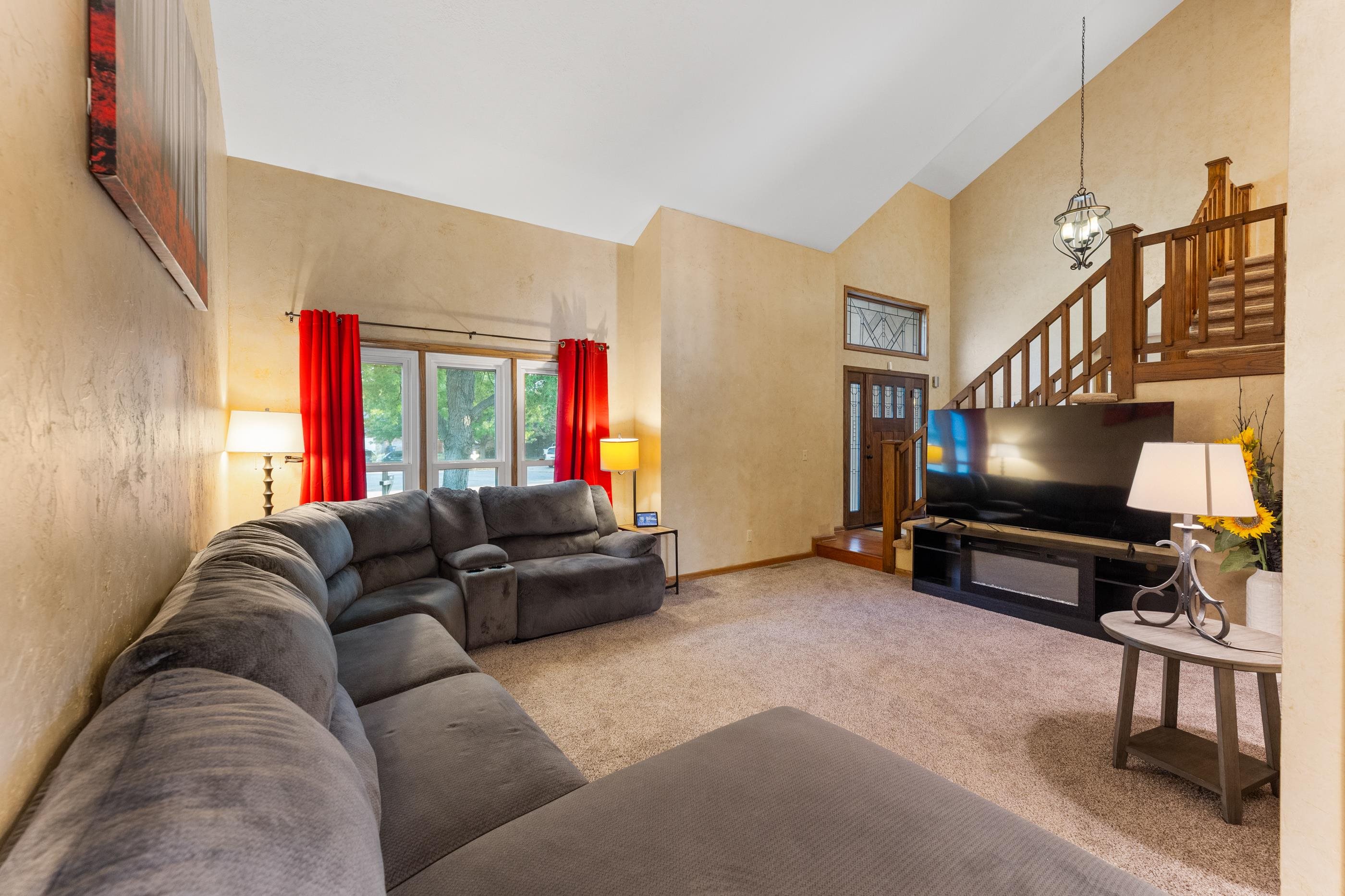 1513 N Valleyview Property Photo 9
