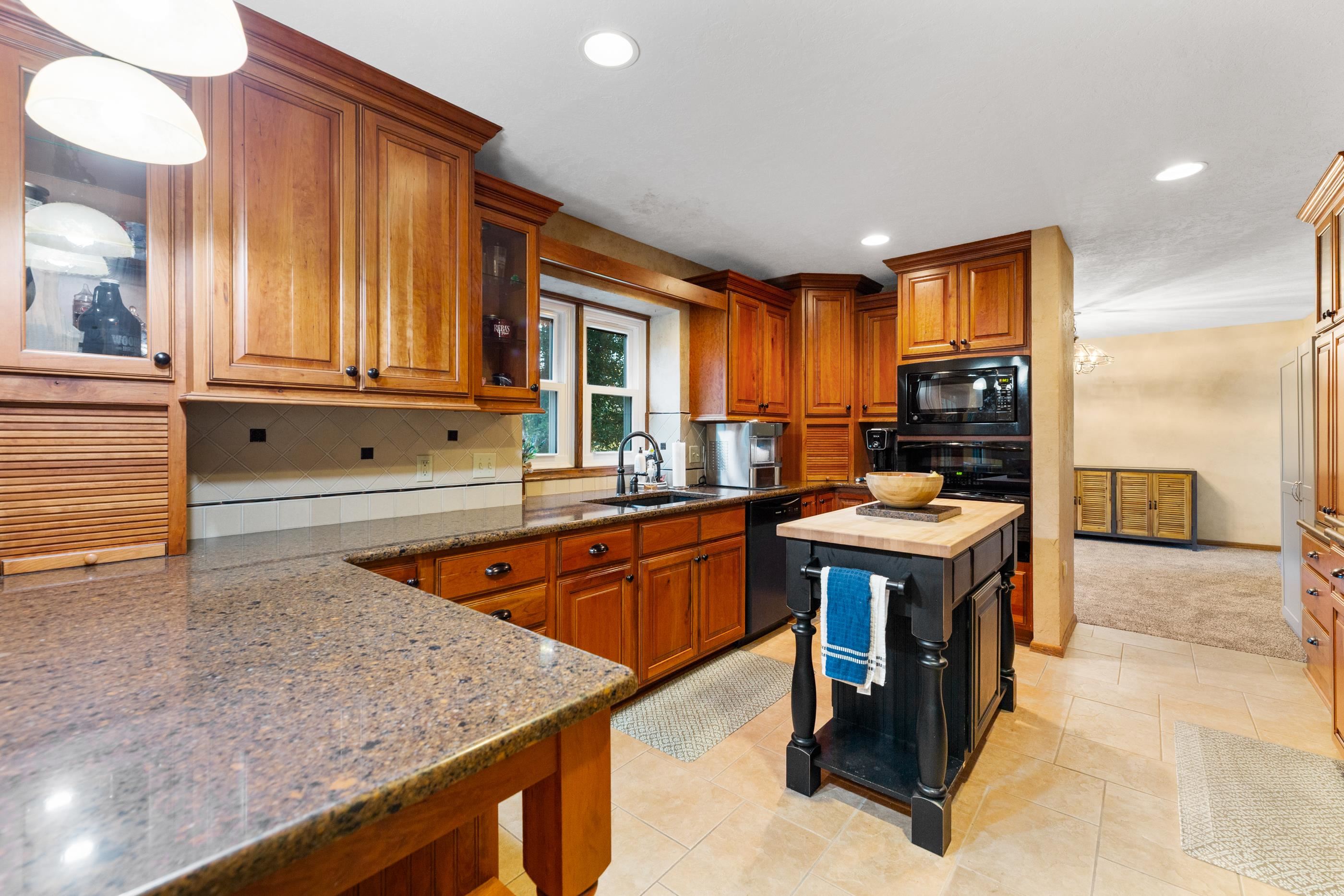 1513 N Valleyview Property Photo 10