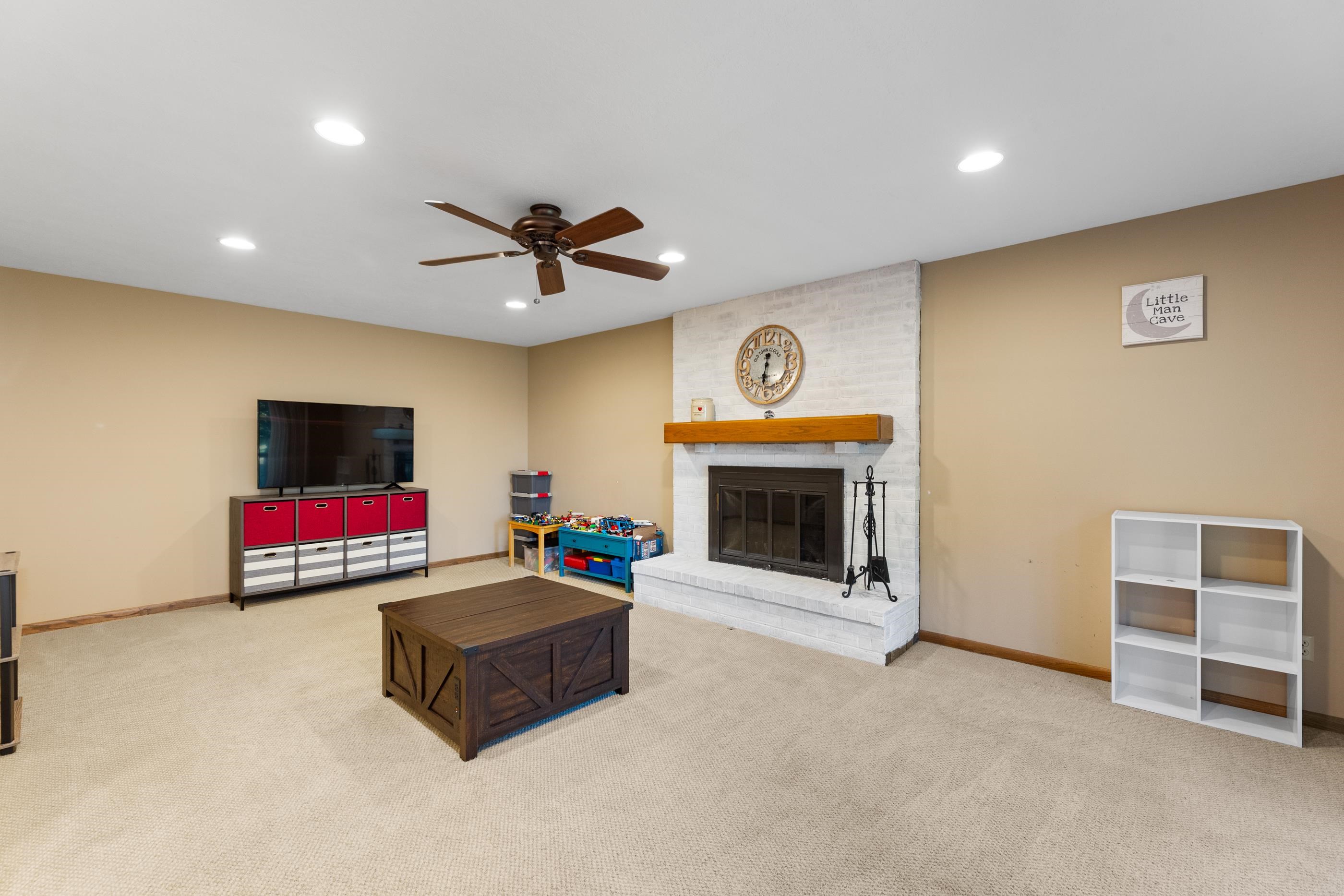 1513 N Valleyview Property Photo 16