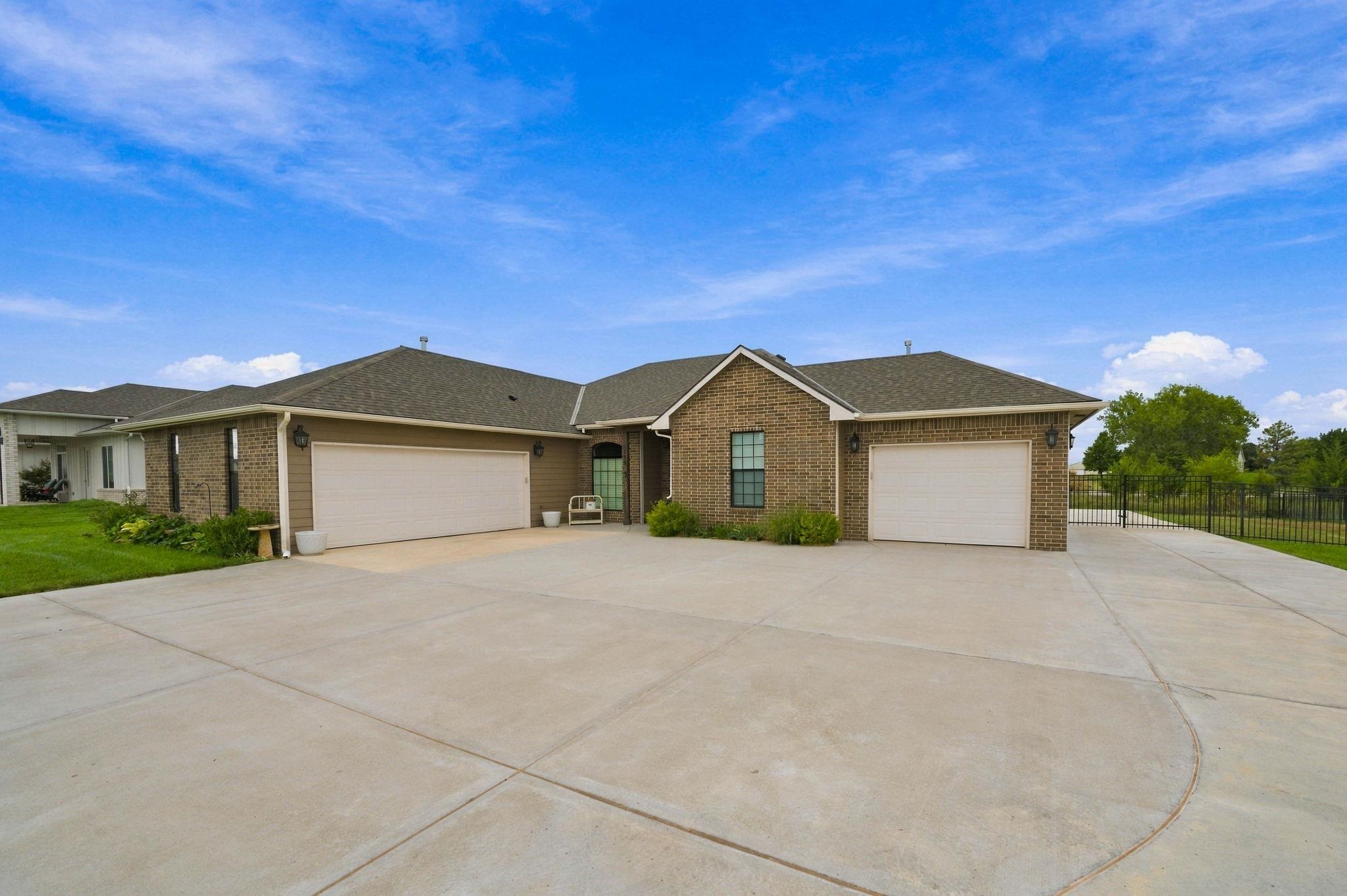 1509 E Elk Ridge Property Photo 1