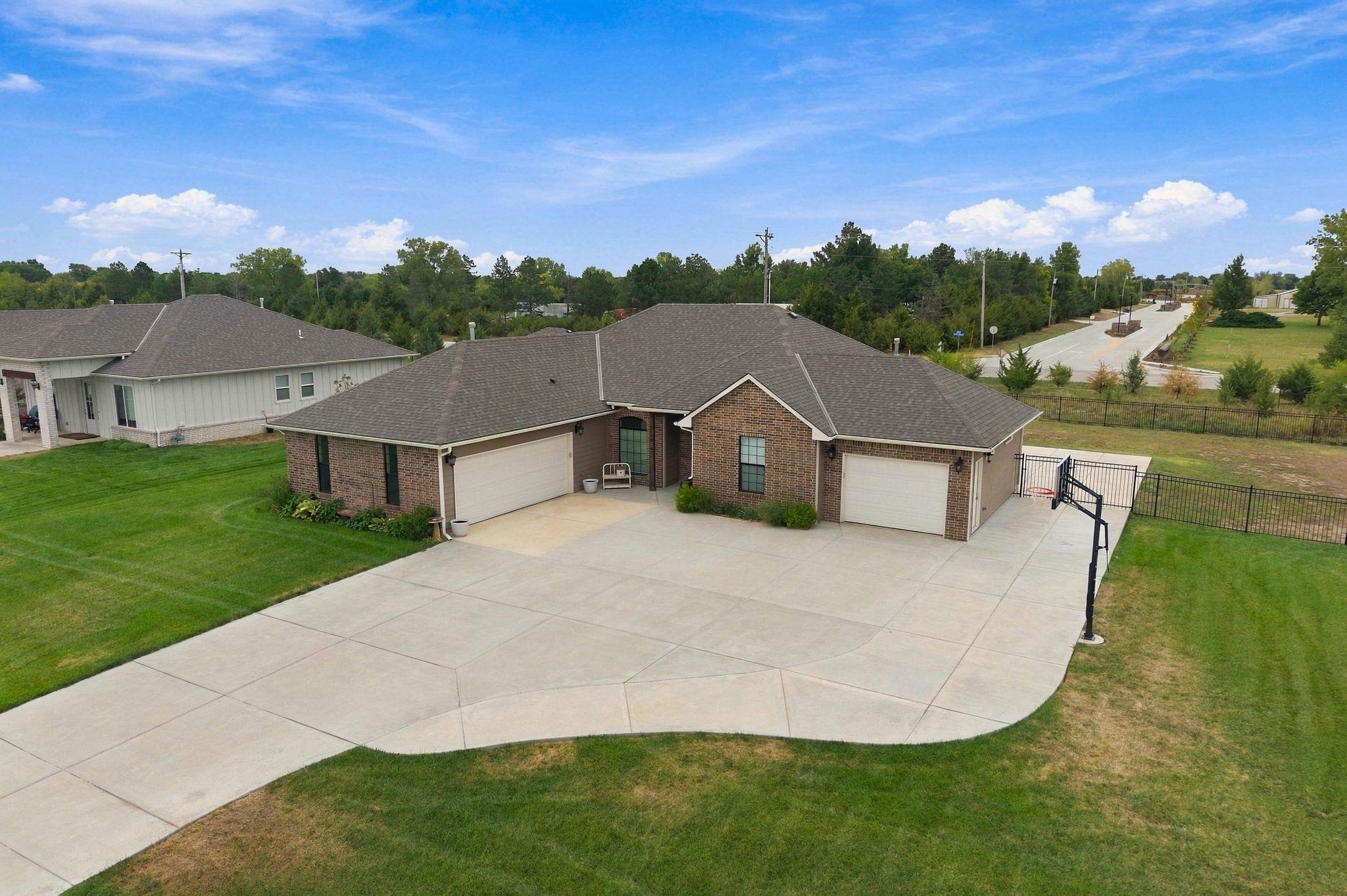 1509 E Elk Ridge Property Photo 3
