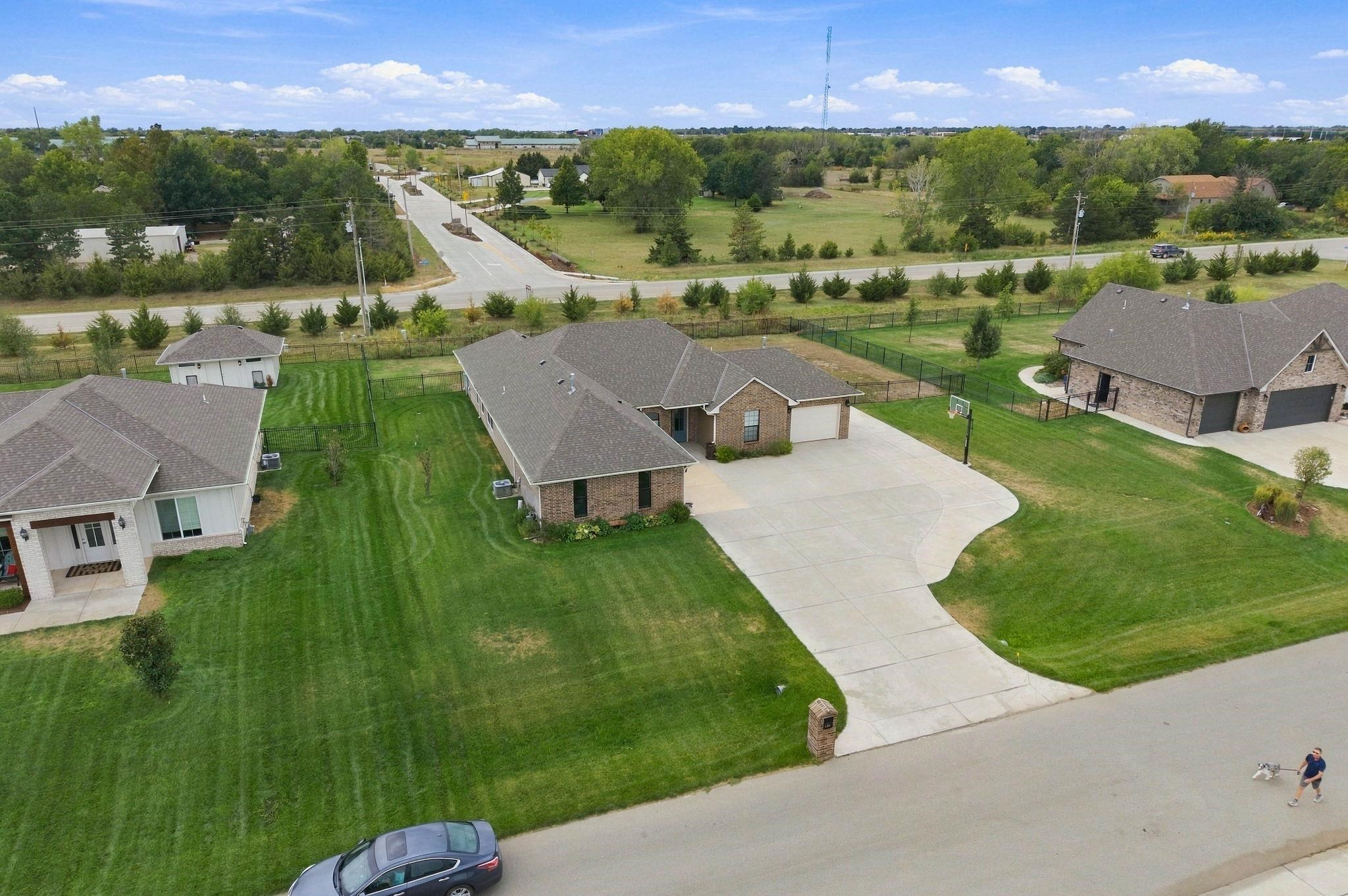 1509 E Elk Ridge Property Photo 4
