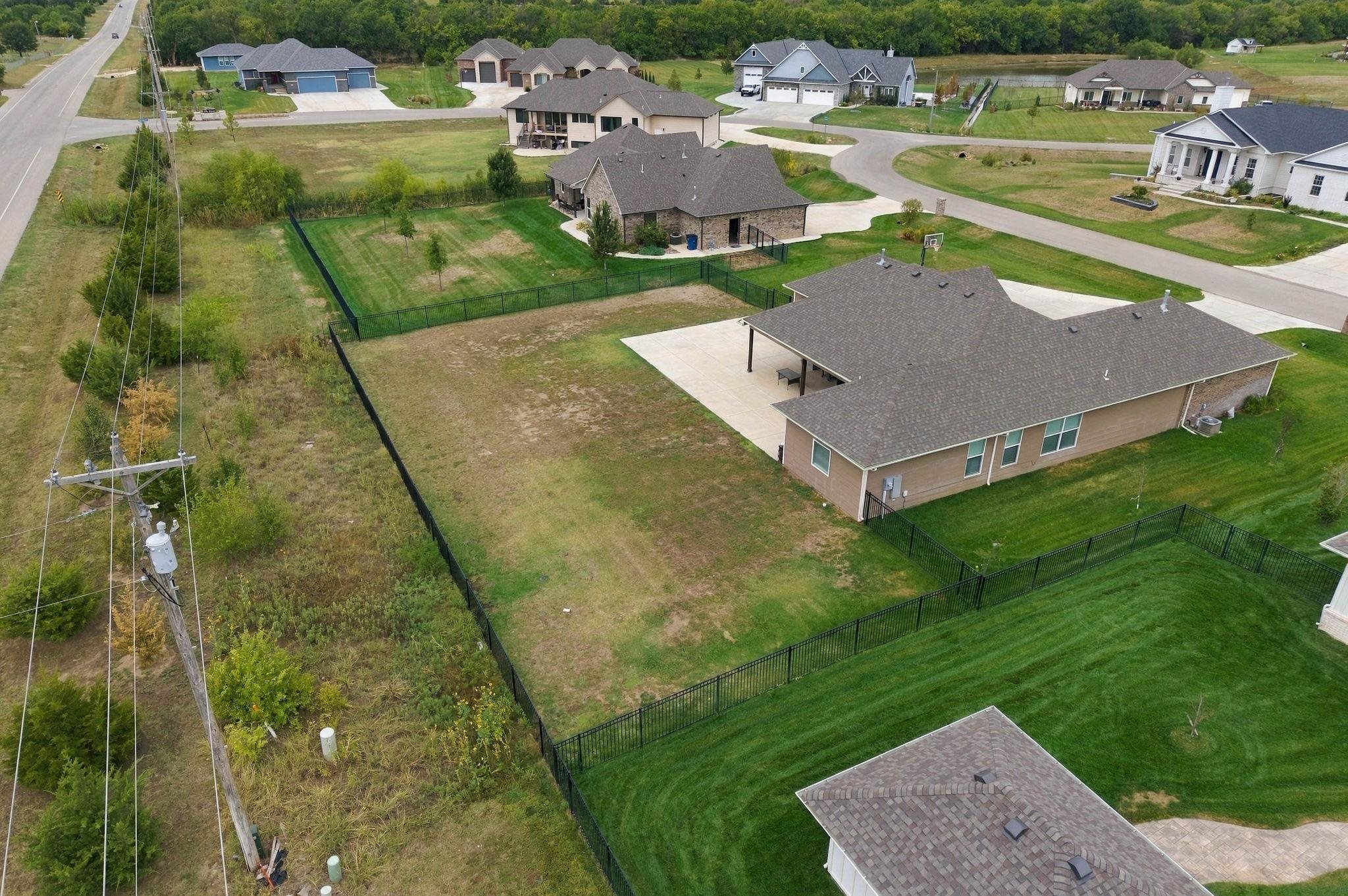 1509 E Elk Ridge Property Photo 32