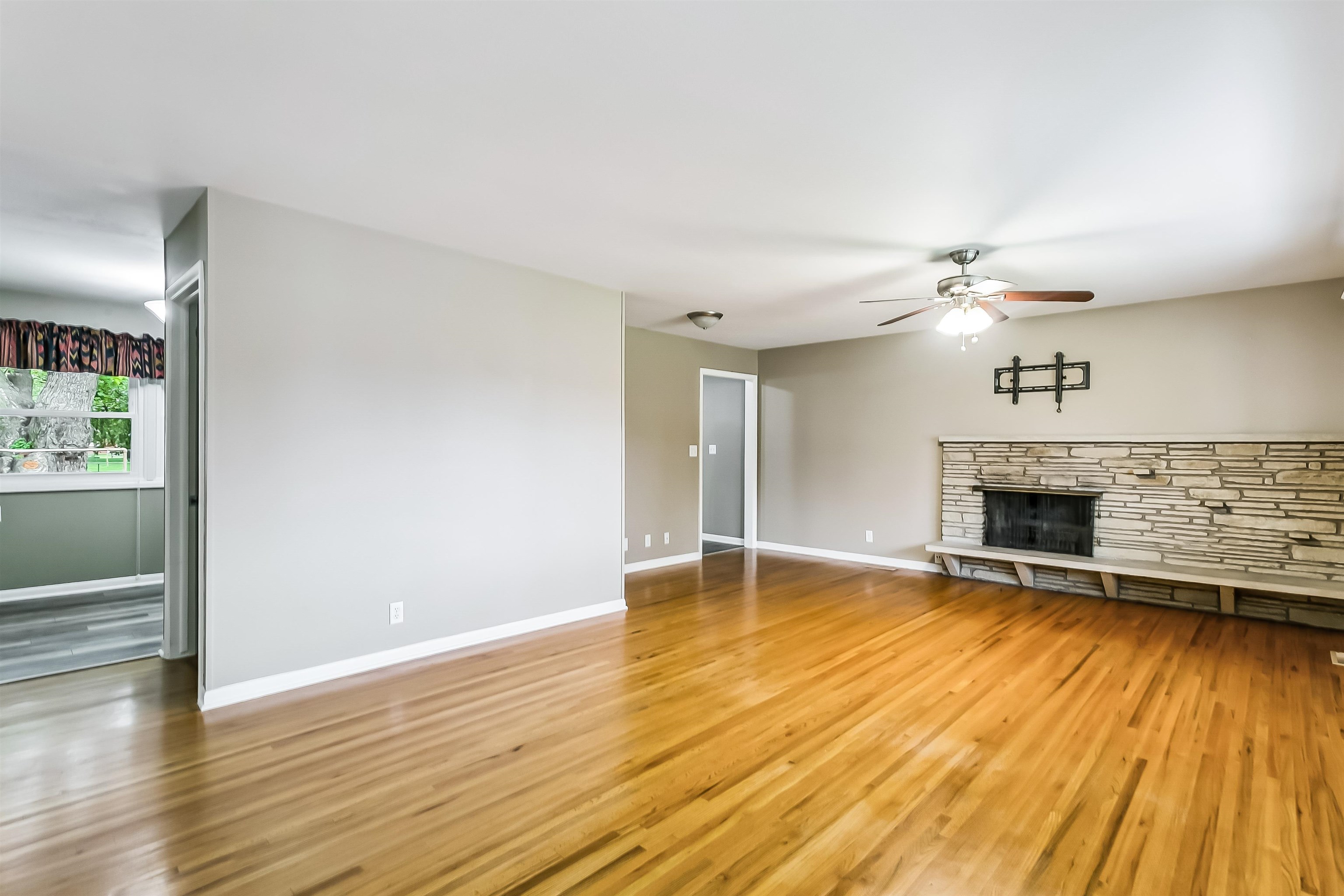 1417 N Lynnhurst Ave Property Photo 3