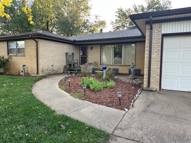 1739 N Edwards Property Photo 2