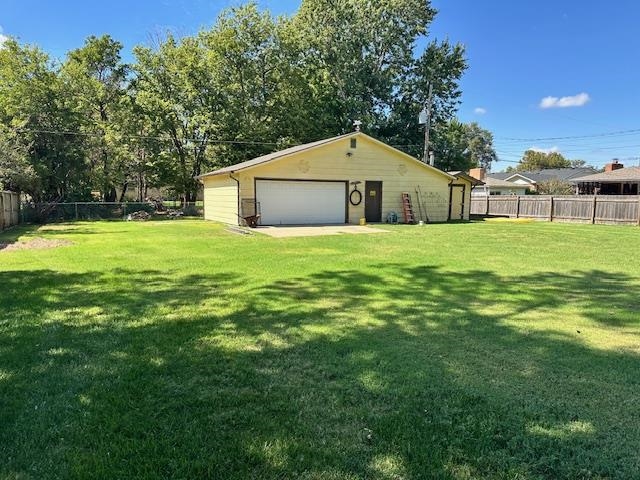 1739 N Edwards Property Photo 4