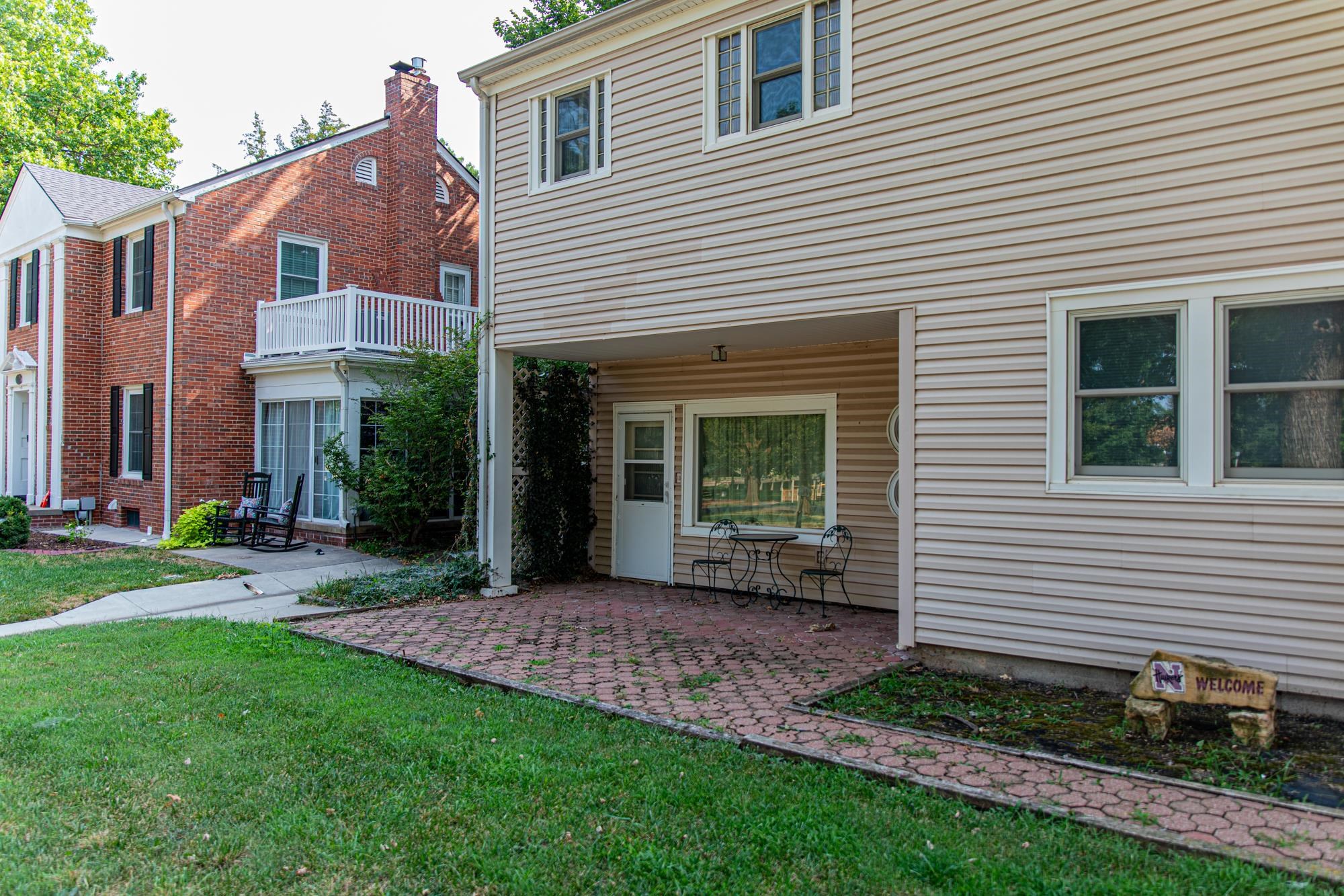 200 N Lakeside Property Photo 3