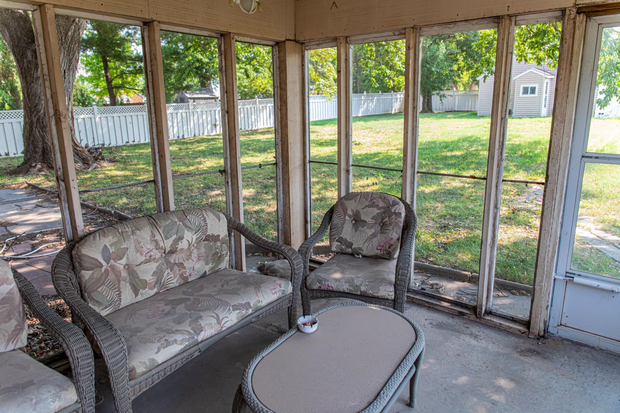 200 N Lakeside Property Photo 15