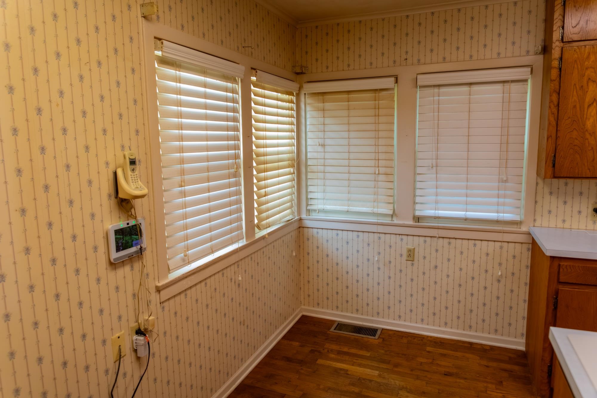 200 N Lakeside Property Photo 16
