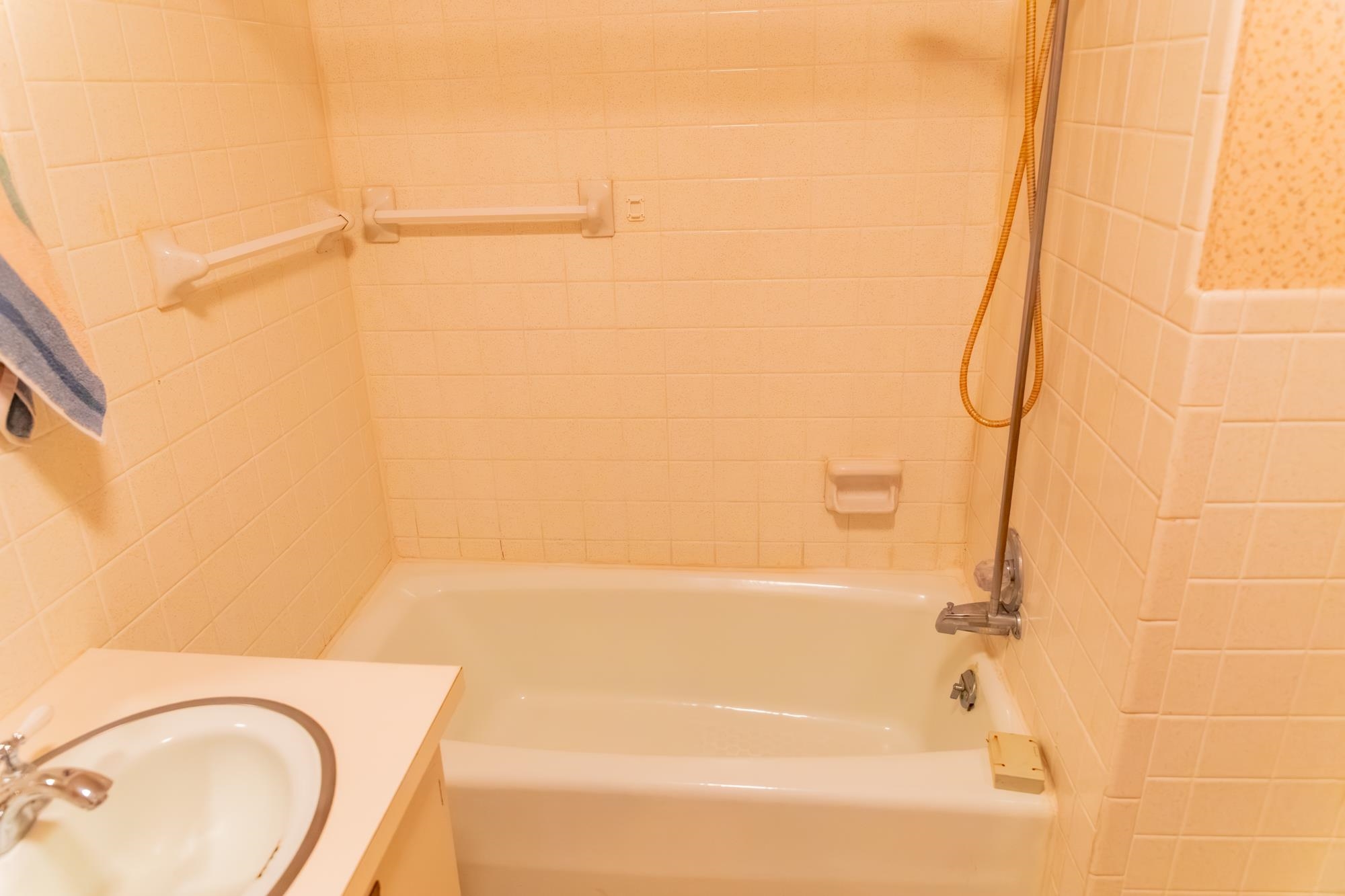 200 N Lakeside Property Photo 24