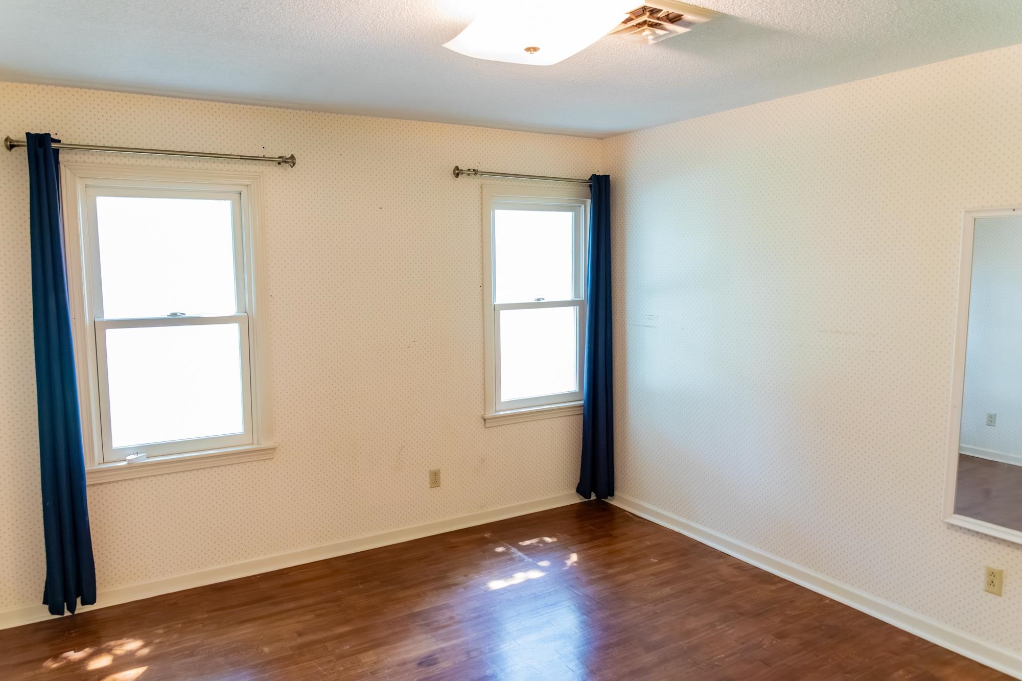 200 N Lakeside Property Photo 30