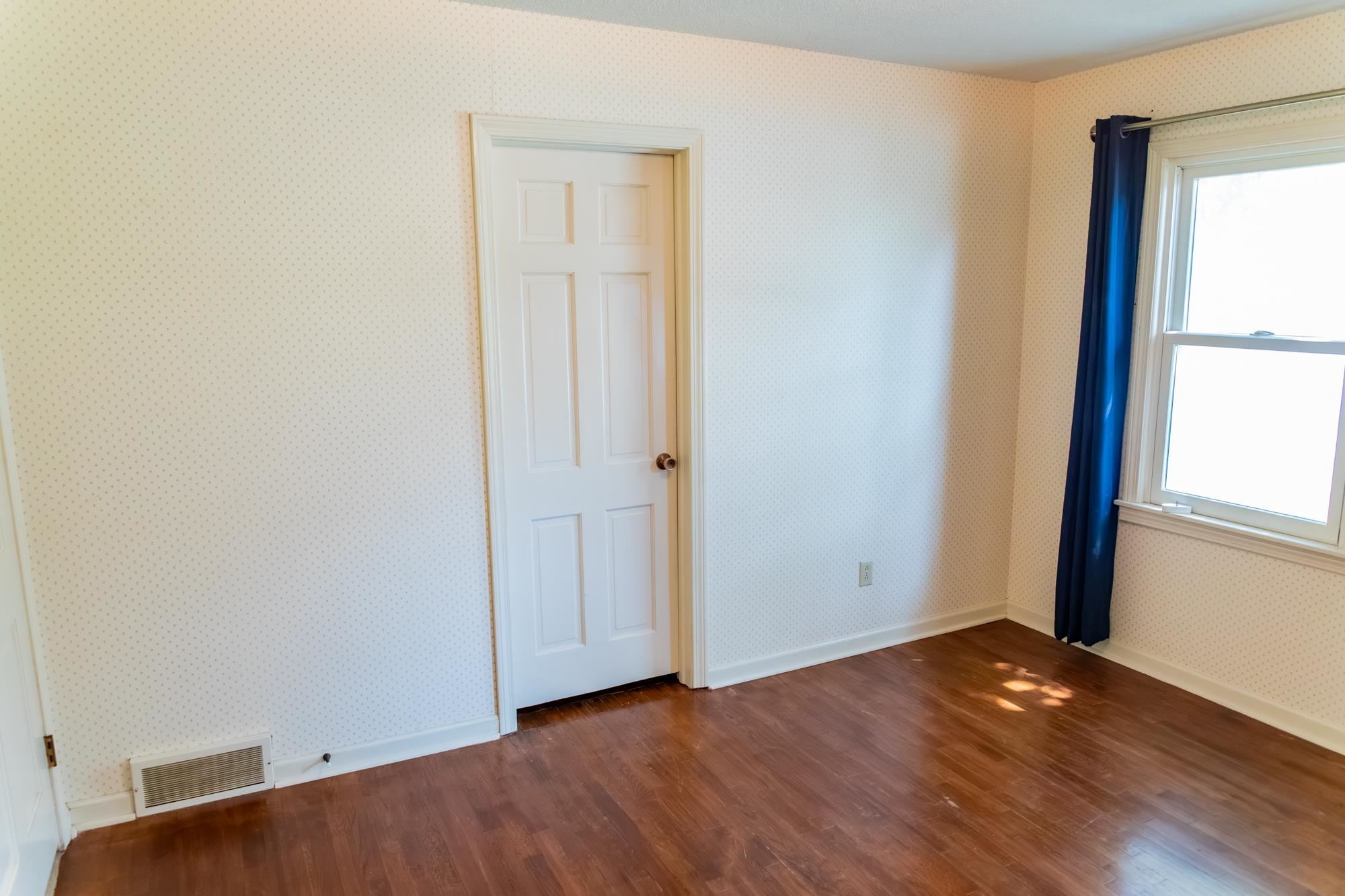 200 N Lakeside Property Photo 31