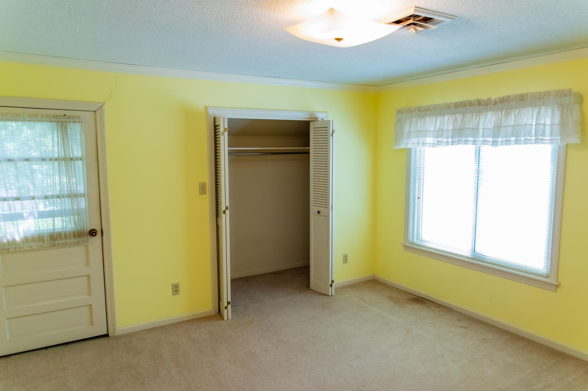 200 N Lakeside Property Photo 34