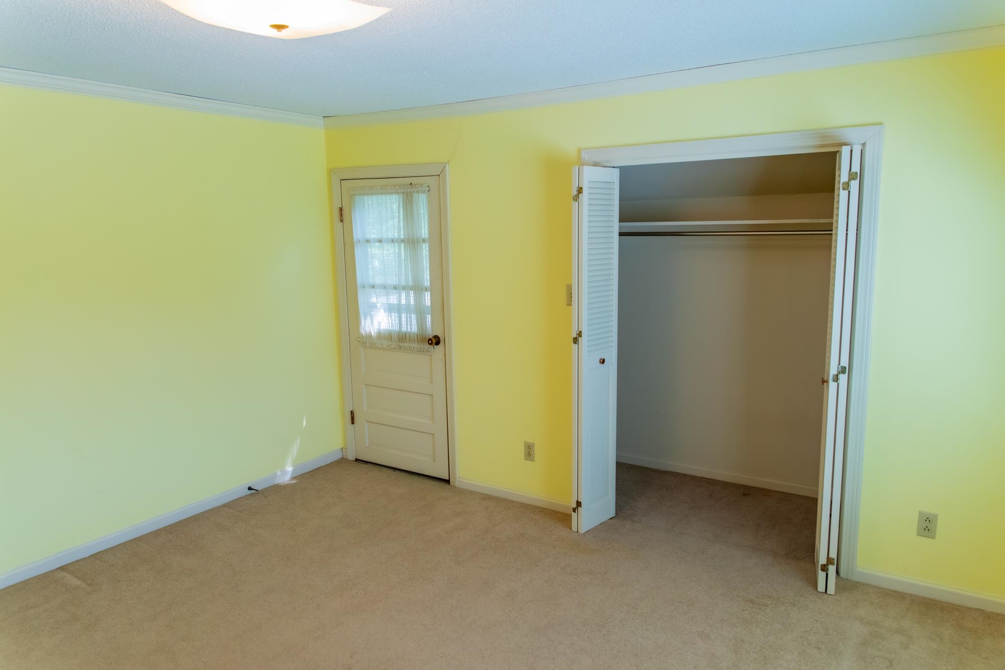 200 N Lakeside Property Photo 35