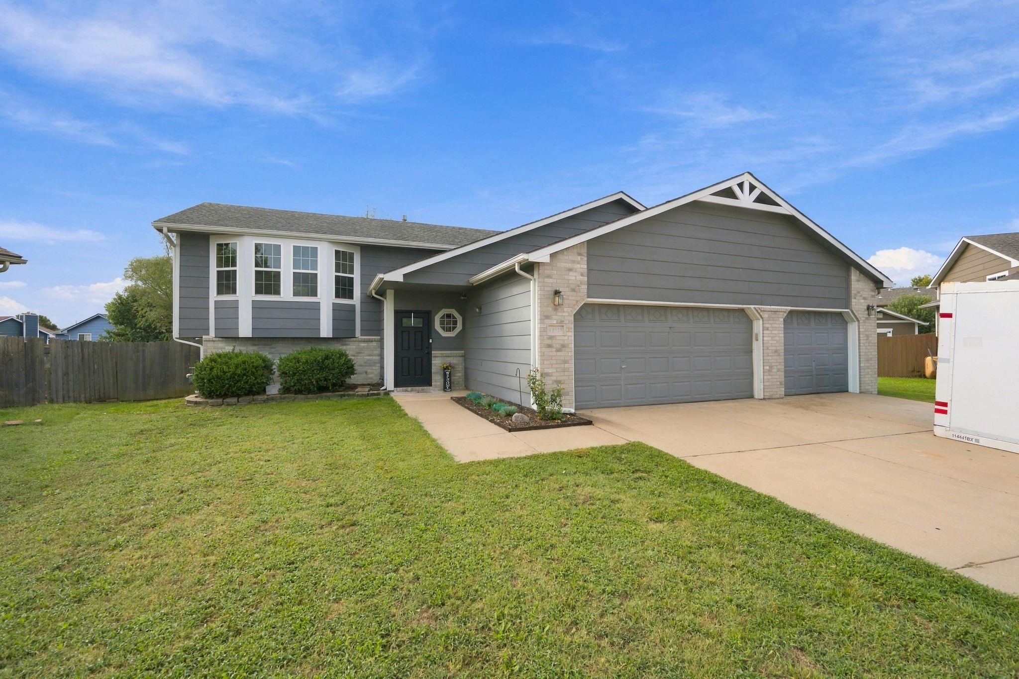 10525 W Jewell Ct Property Photo 1