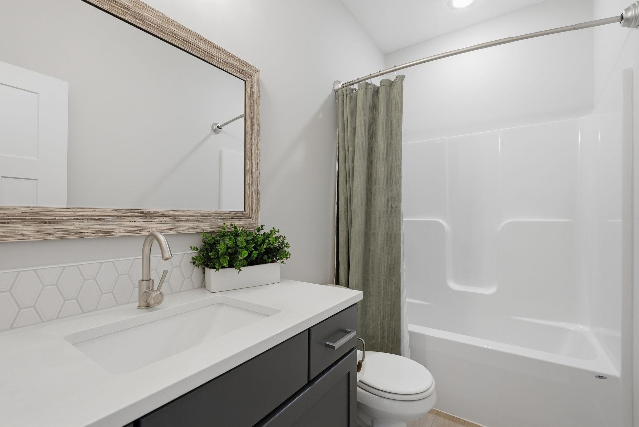 1269 S Crabtree Property Photo 28